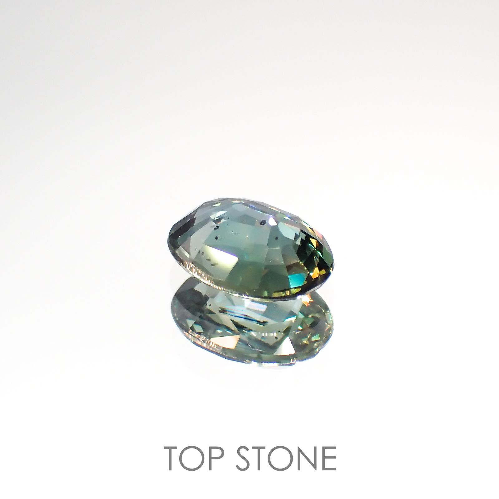 バイカラーサファイア(宝石名バイカラー・サファイア) マダガスカル/スリランカ産 1.27ct 識別済[210912478]7.6×5.8mm前後
