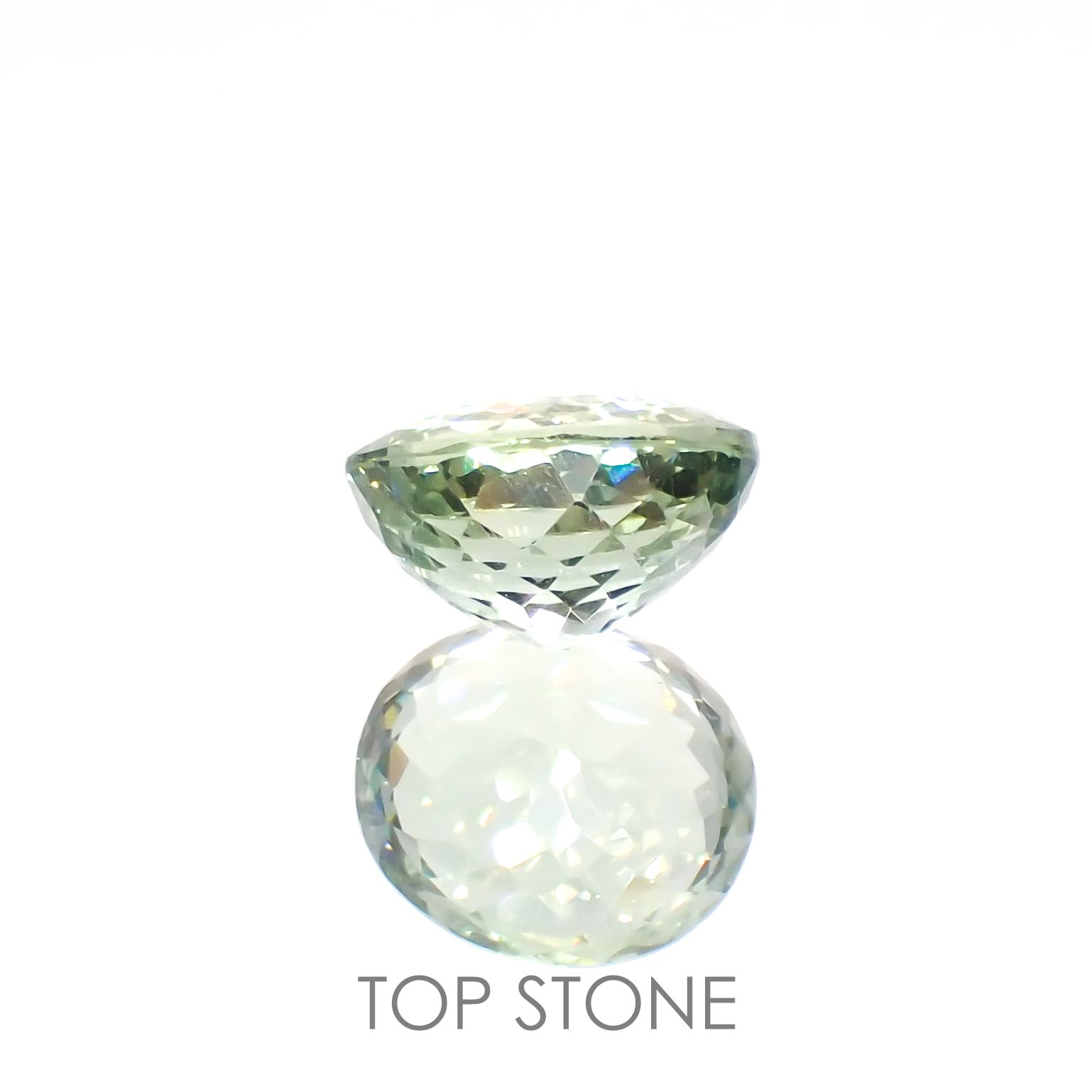 グリーンアパタイト(宝石名アパタイト) マダガスカル産 2.13ct 識別済[20106885]8.2×7.2mm前後