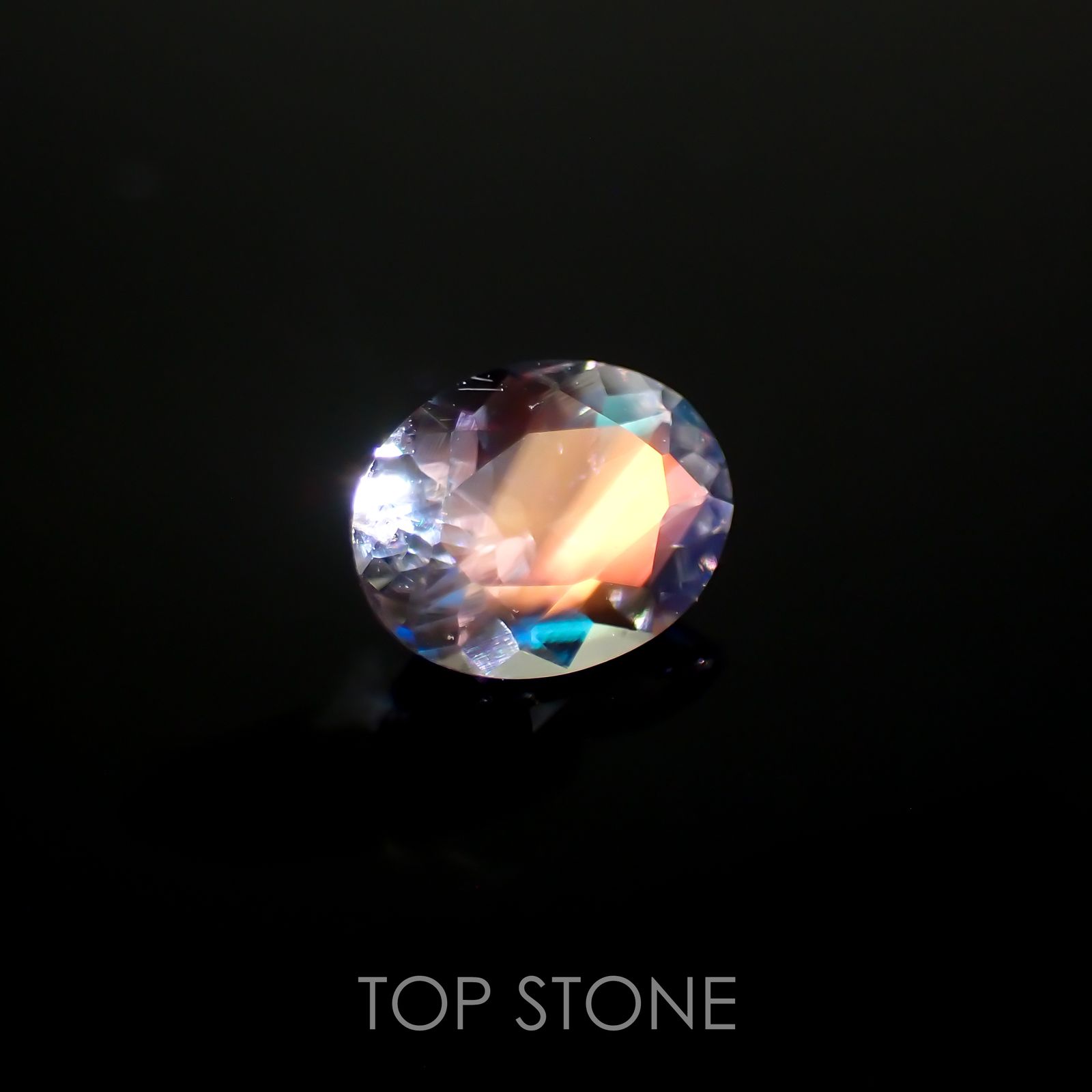 レインボームーンストーン(宝石名ラブラドライト)マダガスカル産 0.43ct 識別済[211113748]5.9x4.6mm前後