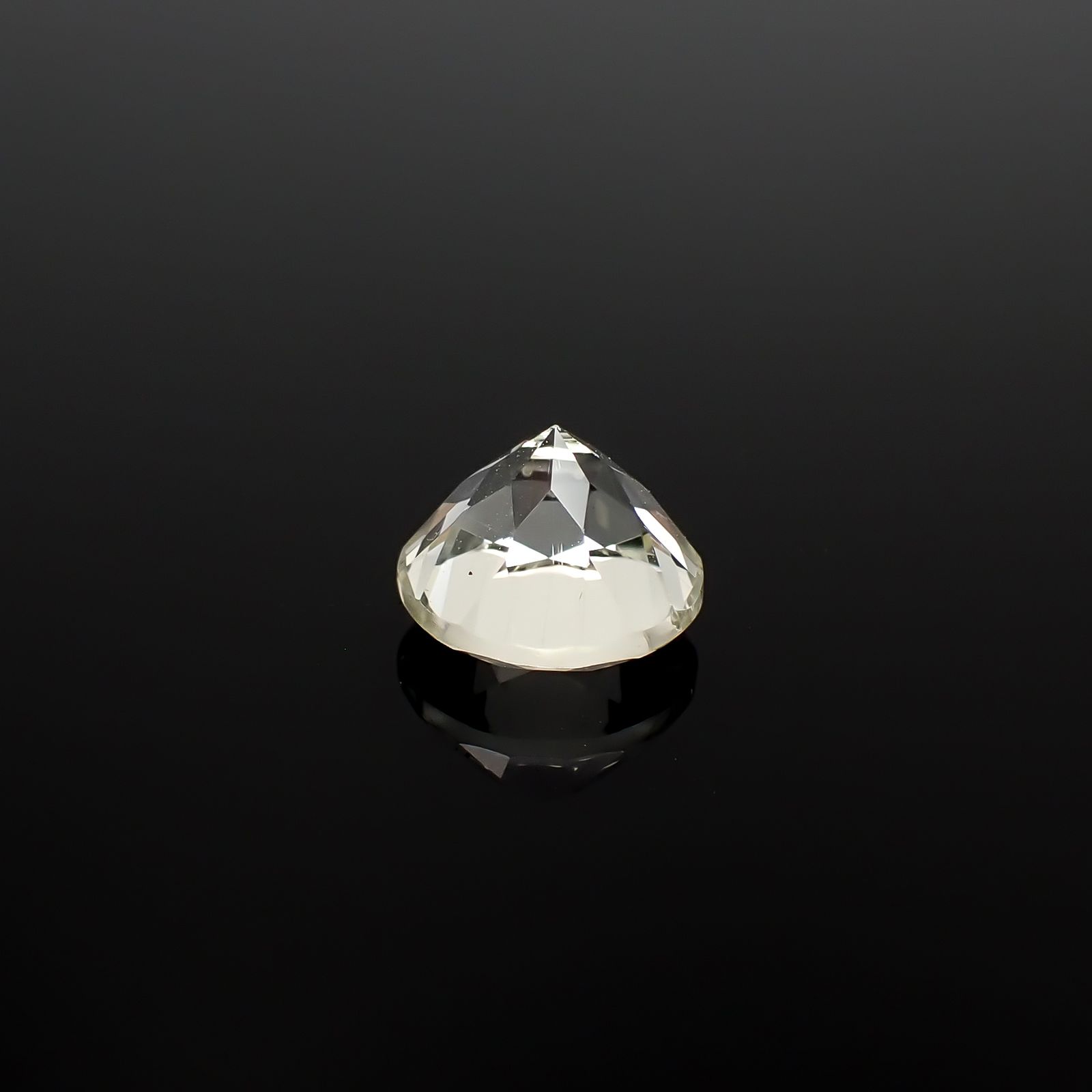 トリフェーン アフガニスタン/ブラジル産 2.32ct[240628446]7.9x7.9mm前後