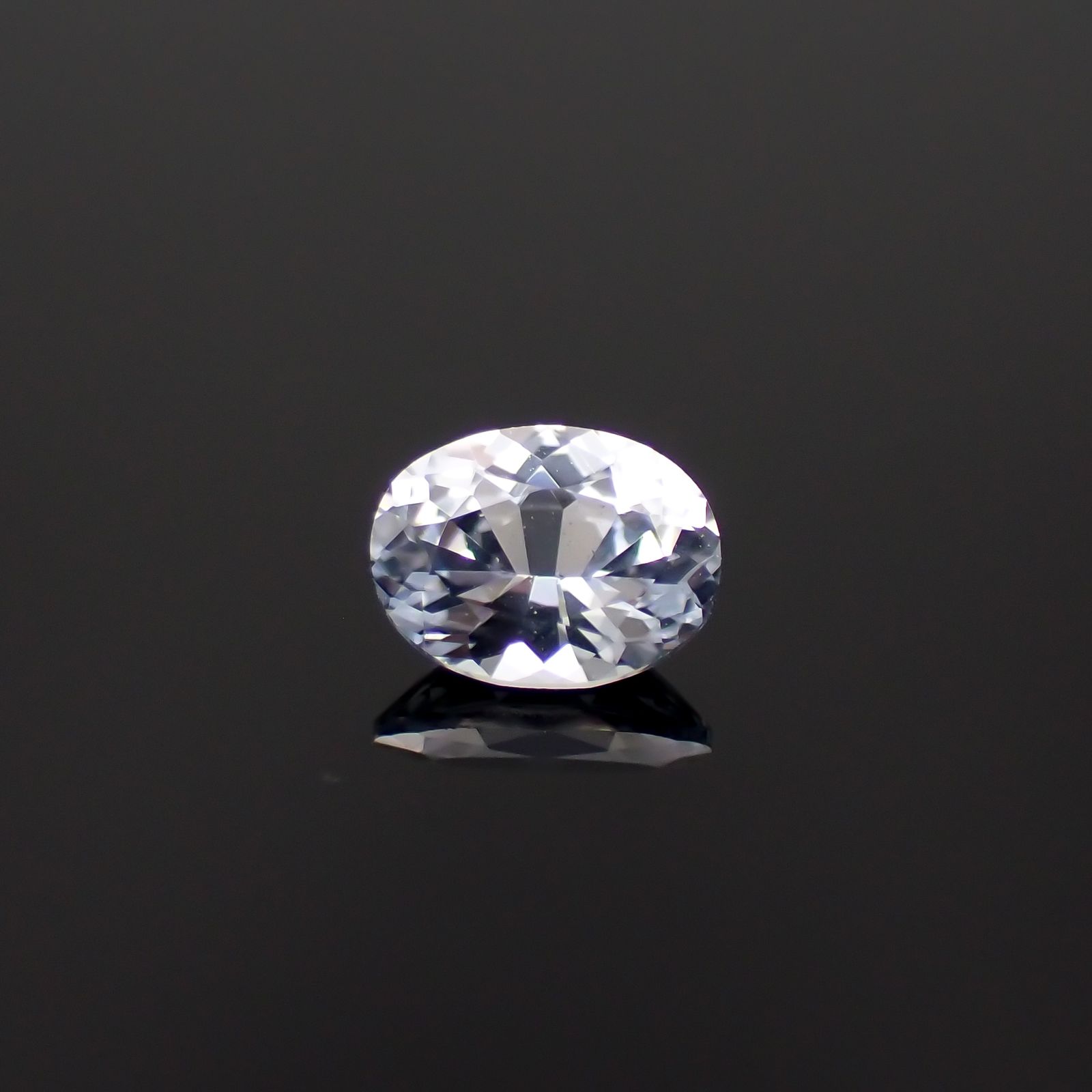アイスブルーサファイア(宝石名サファイア)スリランカ/マダガスカル産 0.37ct 識別済[230421397]5x3.8mm前後