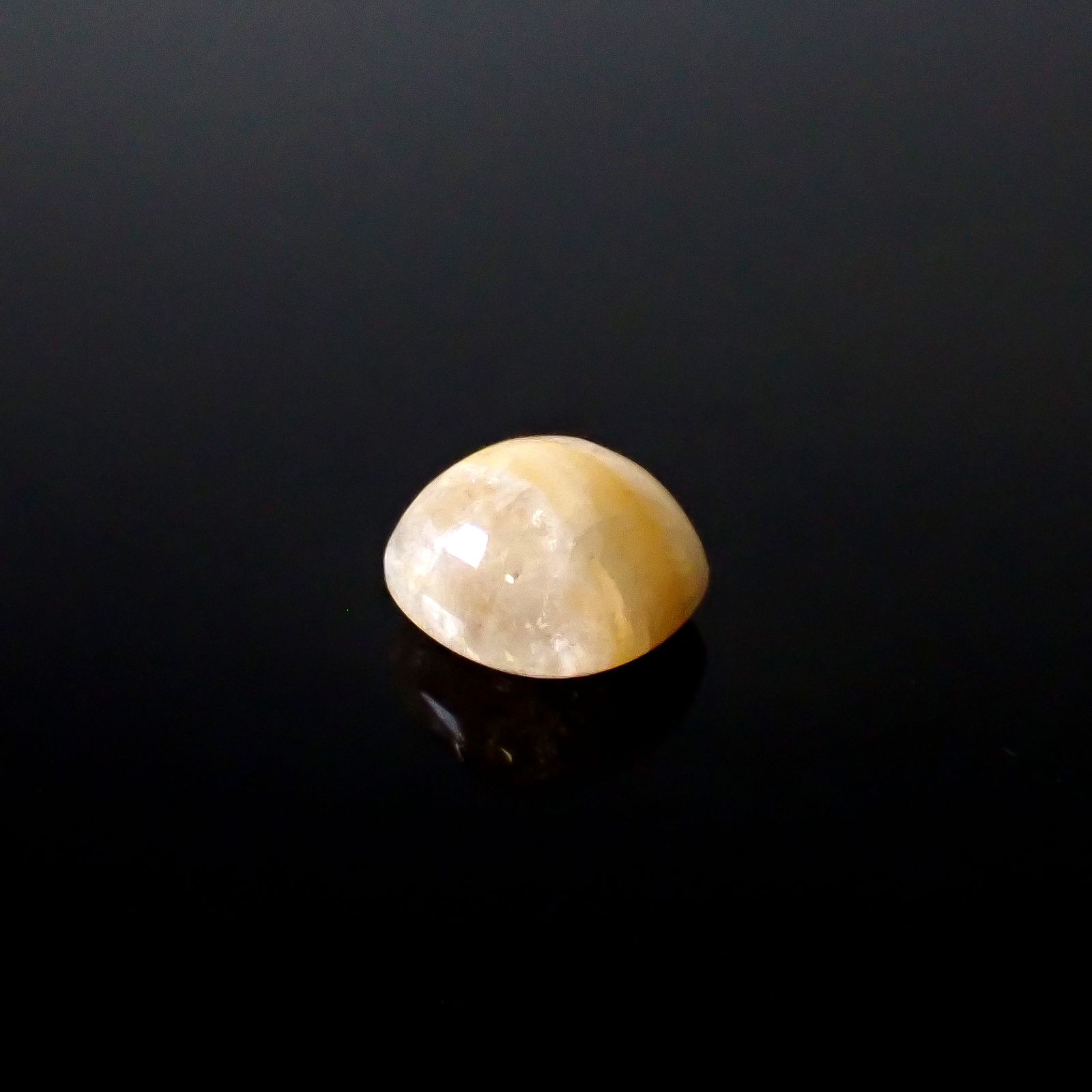 北海道石(北海道オパール) 北海道河東郡鹿追町然別産 1.86ct [250530383]7.7x7.8mm前後