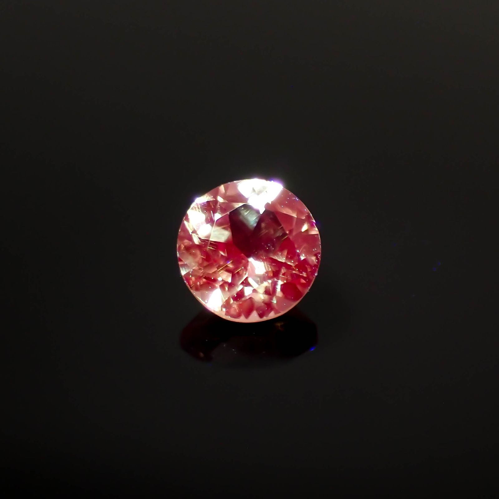ドラゴンガーネット タンザニア産 0.46ct[230722957]4.5x4.5mm前後