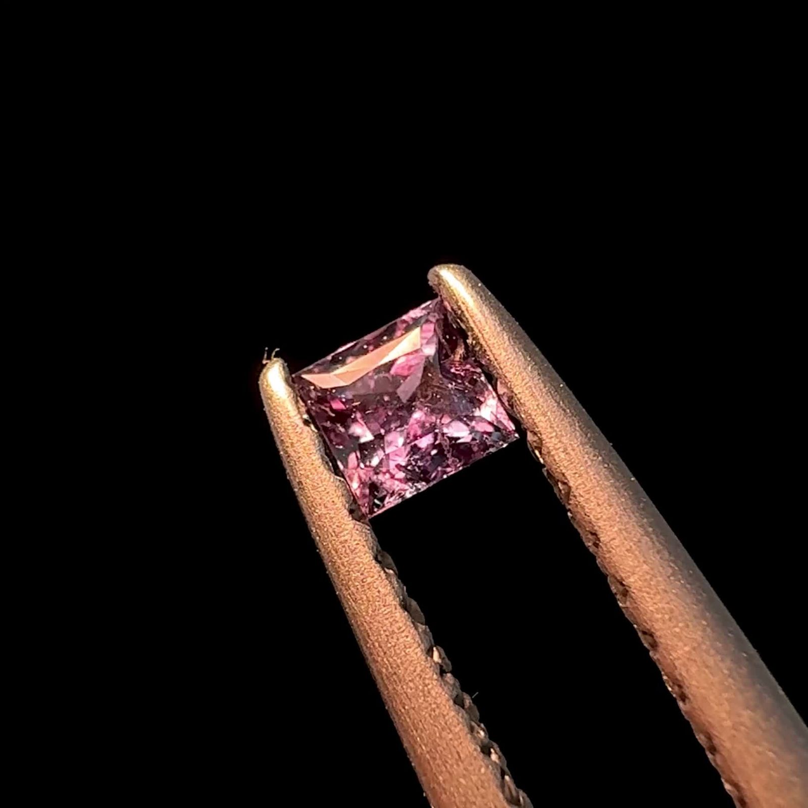 ◇プリンセスカット◇アレキサンドライト ブラジル産 0.11ct / 2.6x2