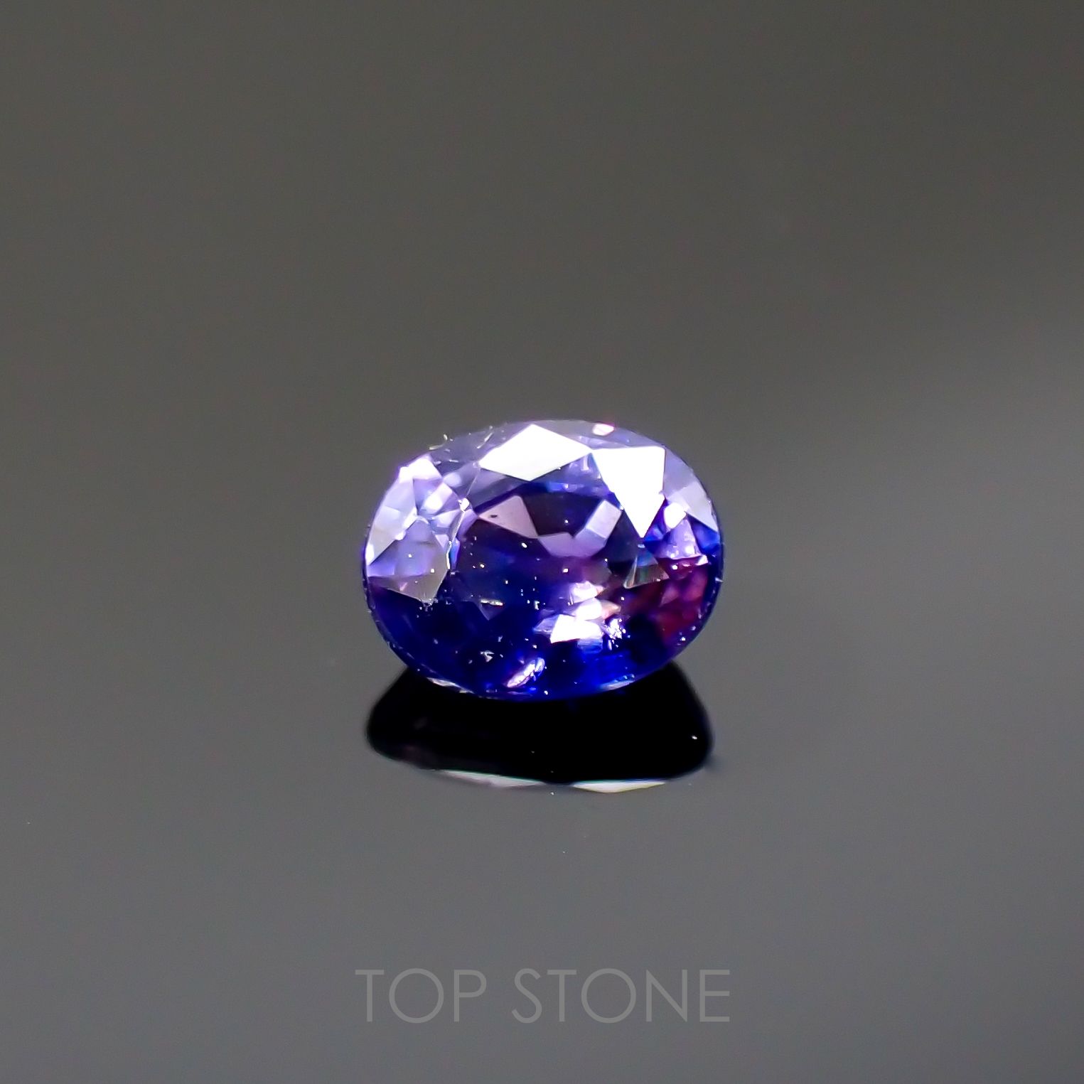 バイカラーサファイア(宝石名サファイア)タンザニア産 0.34ct 識別済[220616195]4.4x3.5mm前後