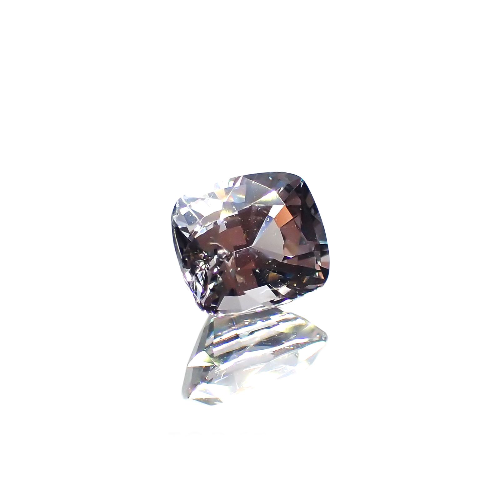 プラチナスピネル(宝石名スピネル) ビルマ産 1.108ct ソ付(彩珠)[250913320]6.3×5.4mm前後