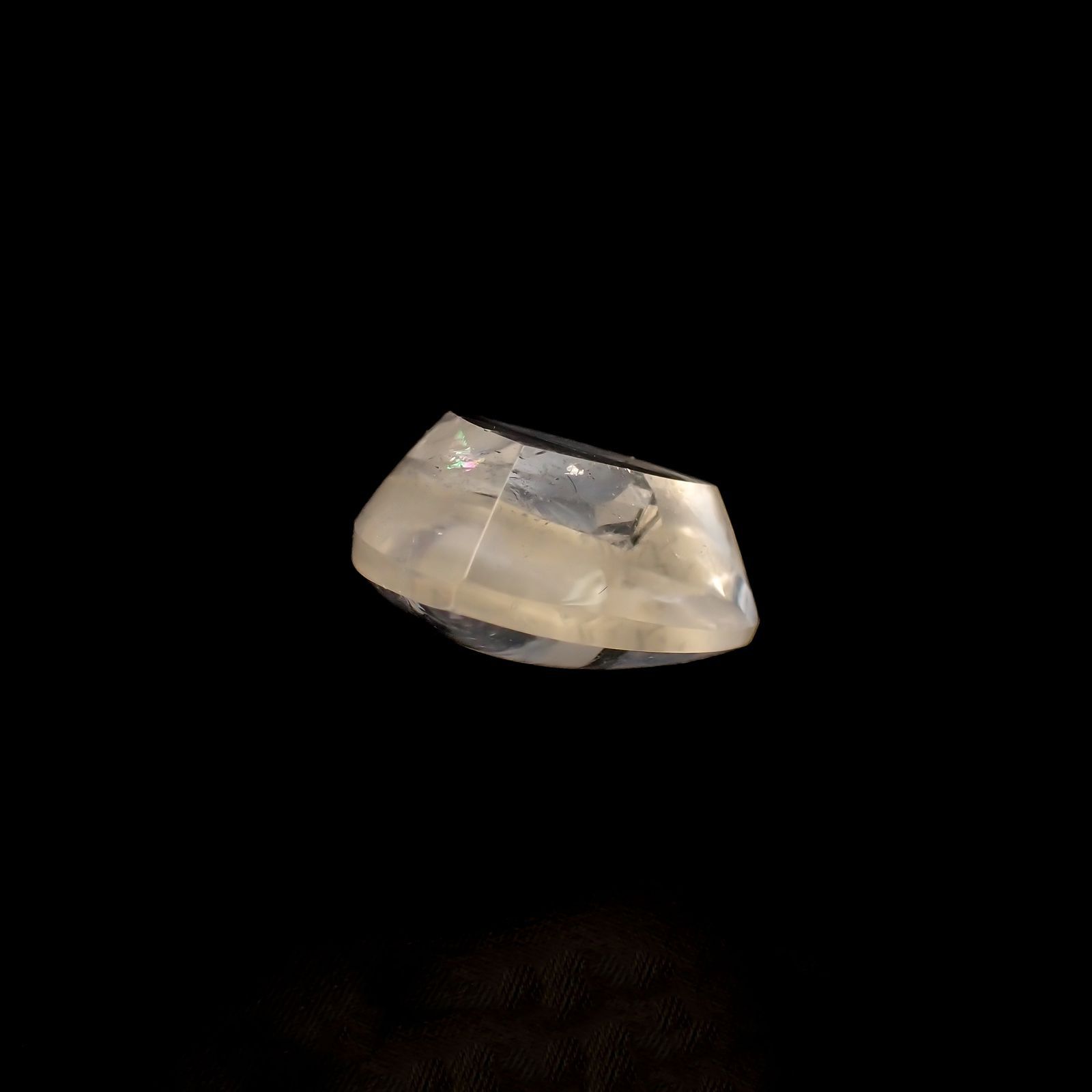 マニフェストインクォーツ ブラジル産 20.28ct [220716793]17.4x18.4mm前後