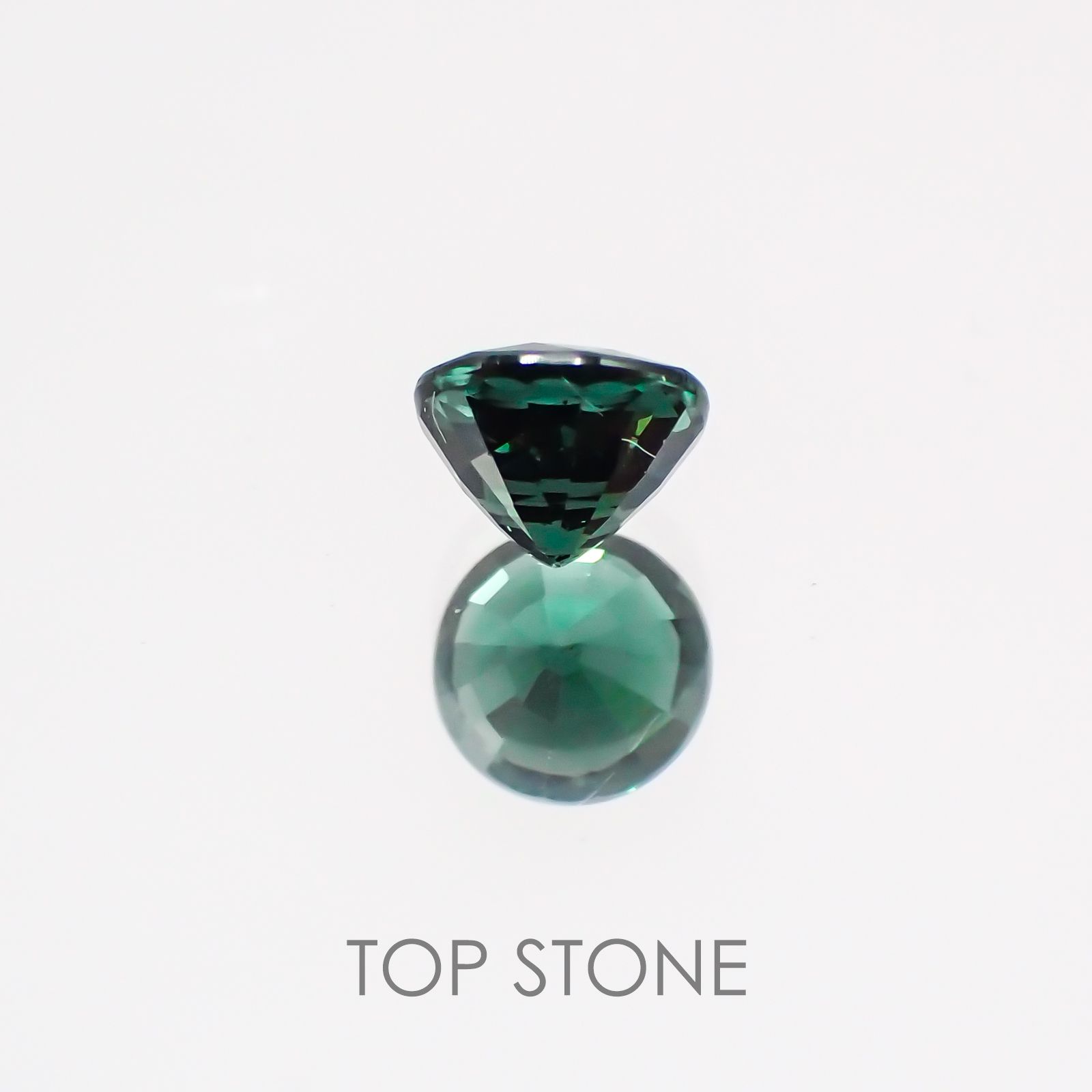 カラーチェンジガーネット(アレキタイプ) マダガスカル・ベキリー産 ルース 0.537ct[21029474]4.5×4.5mm前後