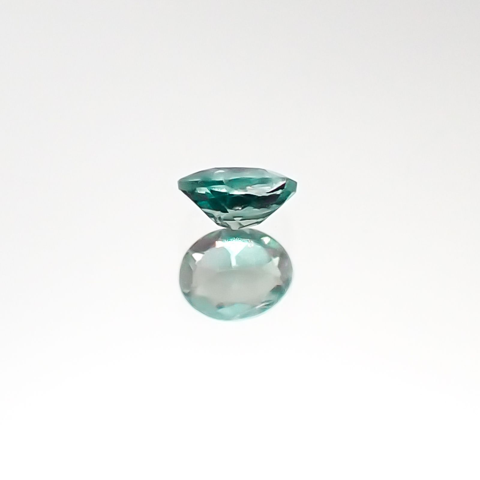 アレキサンドライト ブラジル産 ルース 0.06ct[20095554]2.7×2.2mm前後
