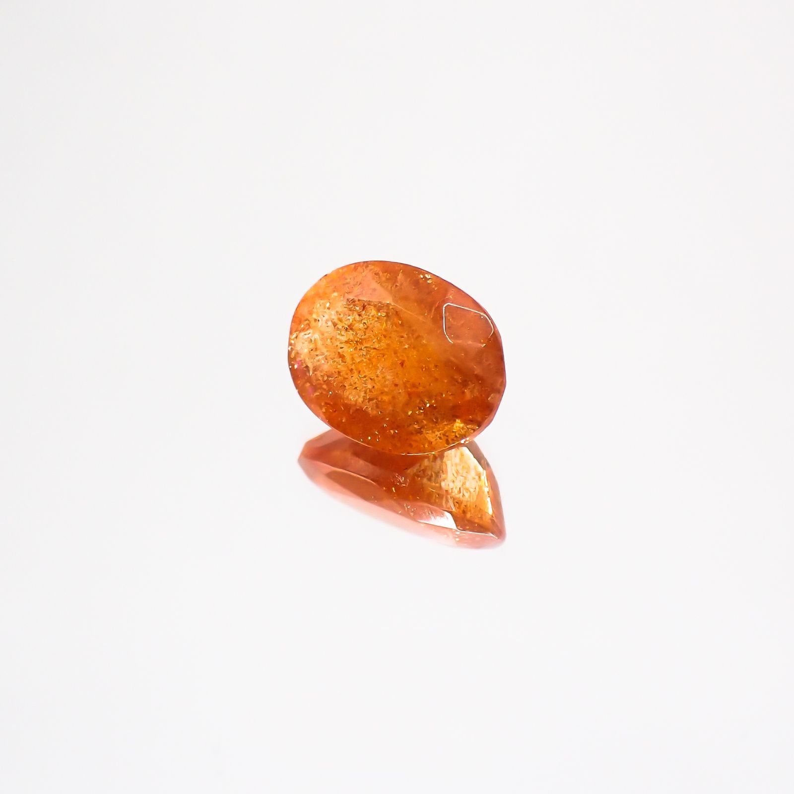 イリュージョンサンストーン(宝石名フェルドスパー) タンザニア産 1.55ct 識別済[210610873]8.8×6.6mm前後