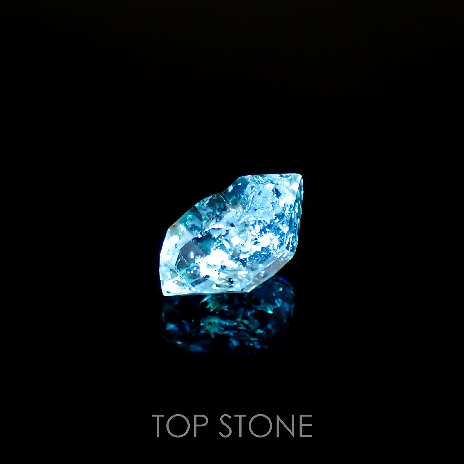 オイルインクォーツ 原石 パキスタン産 2.30ct[220616485]11.2x6.9mm前後