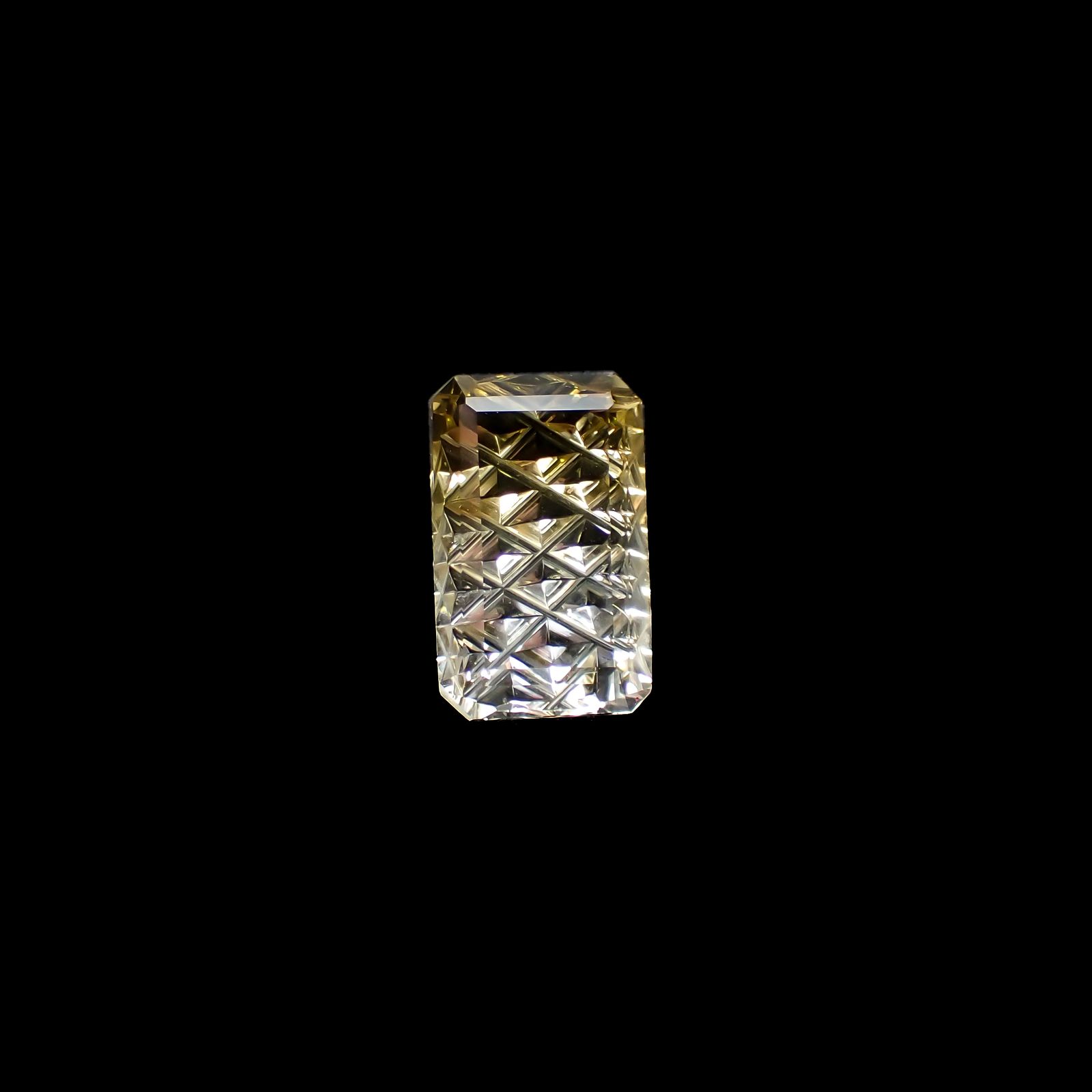 ◇甲州貴石切子Plus Three◇バイカラーシトリン カード付き ブラジル・ミナスジェライス州産 3.45ct[240628257]12.6x7.8mm前後