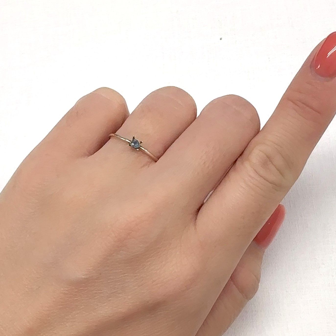 シルキーアレキサンドライト ブラジル・ミナスジェライス州ヘマチタ鉱山産 0.073ct[240929060]2.5x2.4mm前後