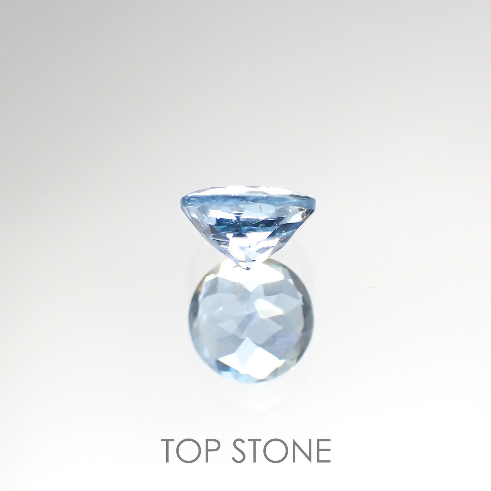 アクアマリン サンタマリアカラー(宝石名アクアマリン) モザンビーク産 0.38ct 識別済[210812597]4.8×4.8mm前後