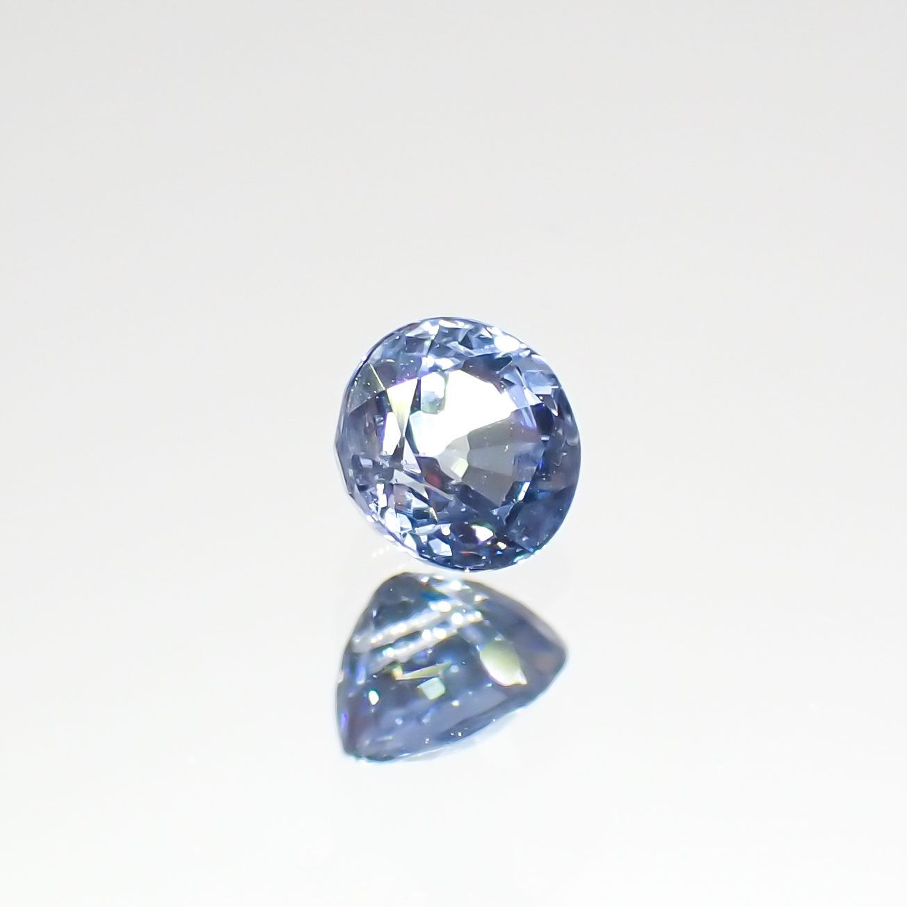 アイスブルーサファイア(宝石名サファイア)スリランカ/マダガスカル産 0.35ct 識別済[220515961]3.9x3.8mm前後