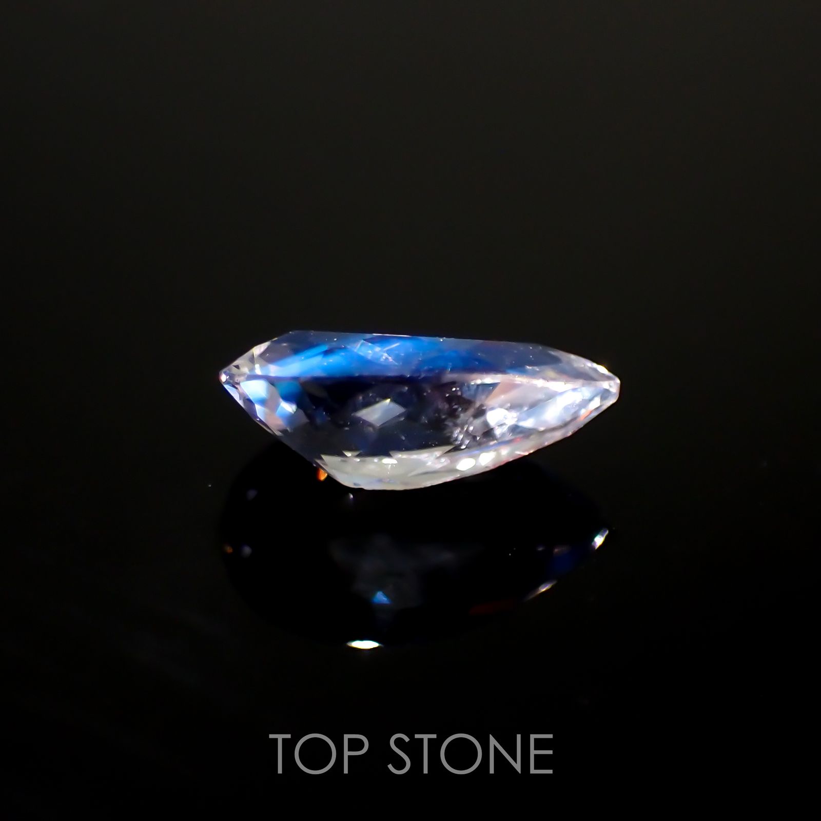 レインボームーンストーン(宝石名ラブラドライト)マダガスカル産 0.45ct 識別済[211113753]7.1x4.5mm前後