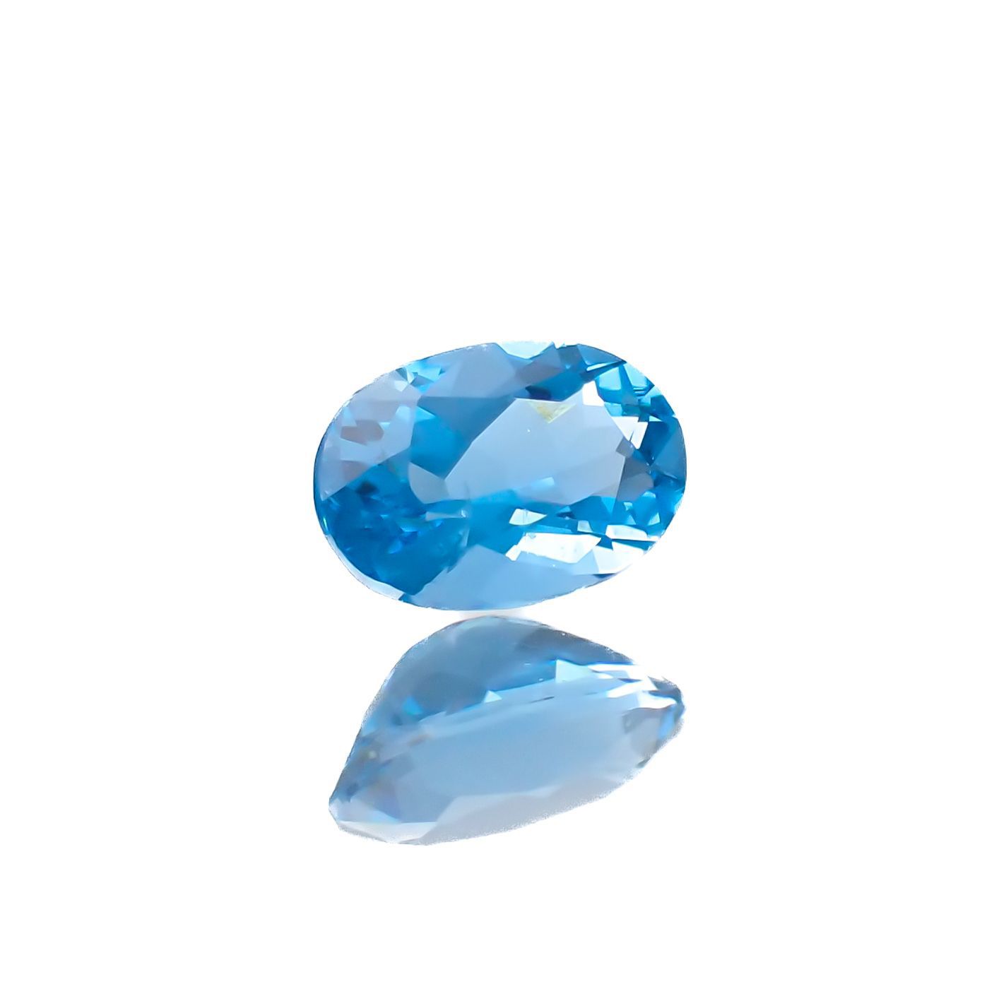 アウイナイト フルオレッセンス(宝石名アウイナイト)ドイツ産 0.25ct 識別済[250917689]5.1x3.4mm前後