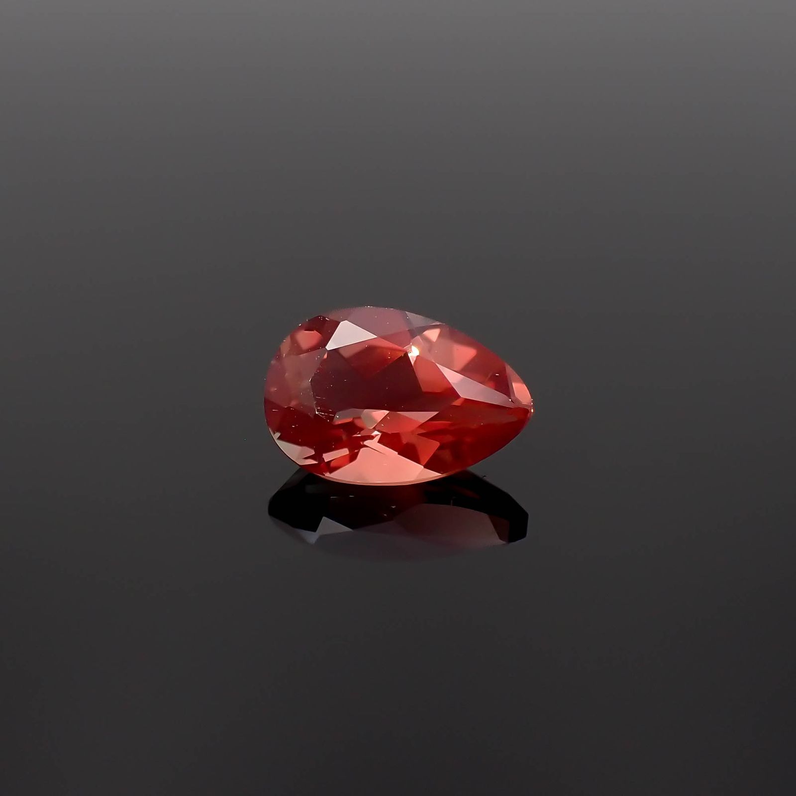 バイカラーアンデシン モンゴル産 1.26ct[230421498]9.1x6mm前後