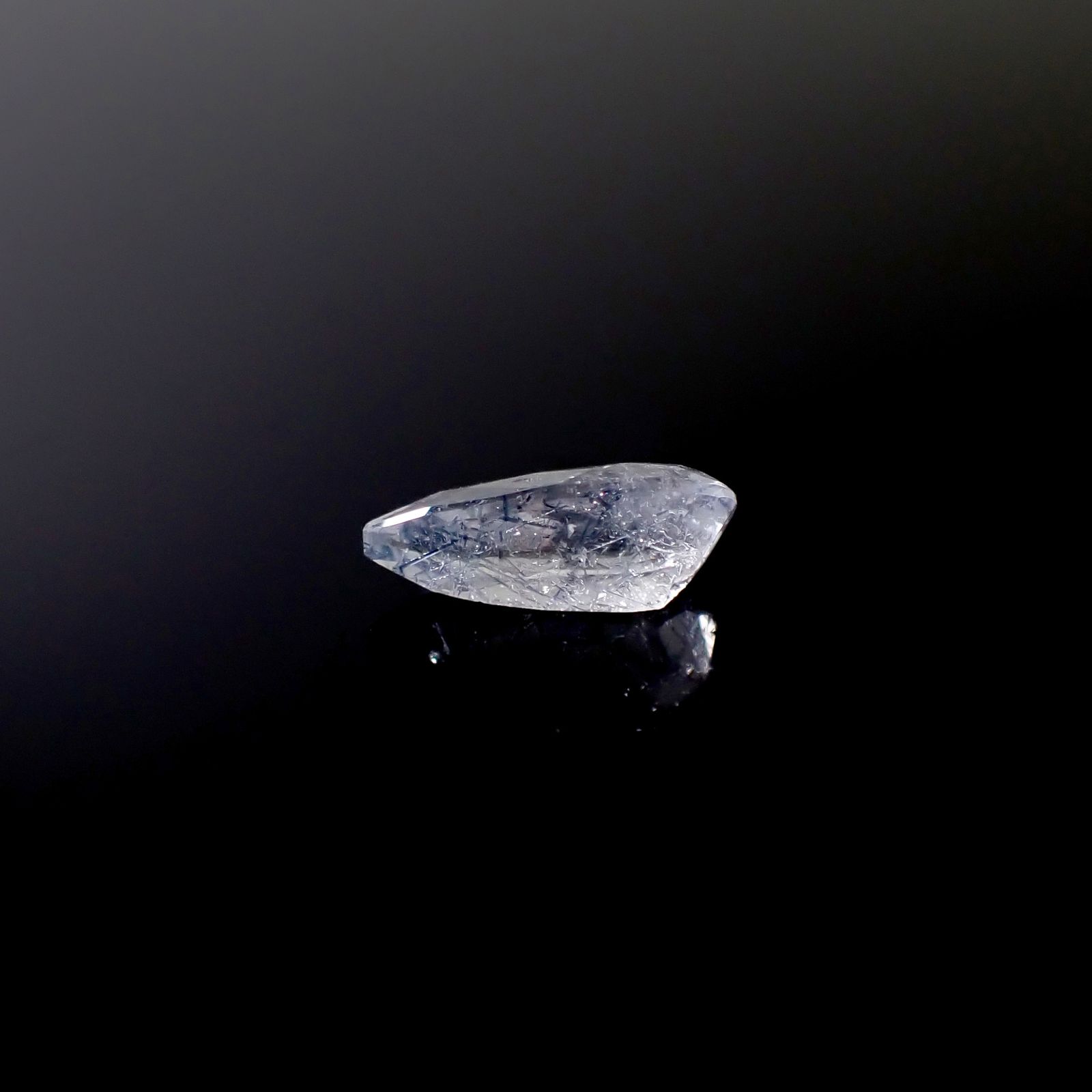 インディゴライトインクォーツ ブラジル産 2.36ct [241229603]13x6.9mm前後