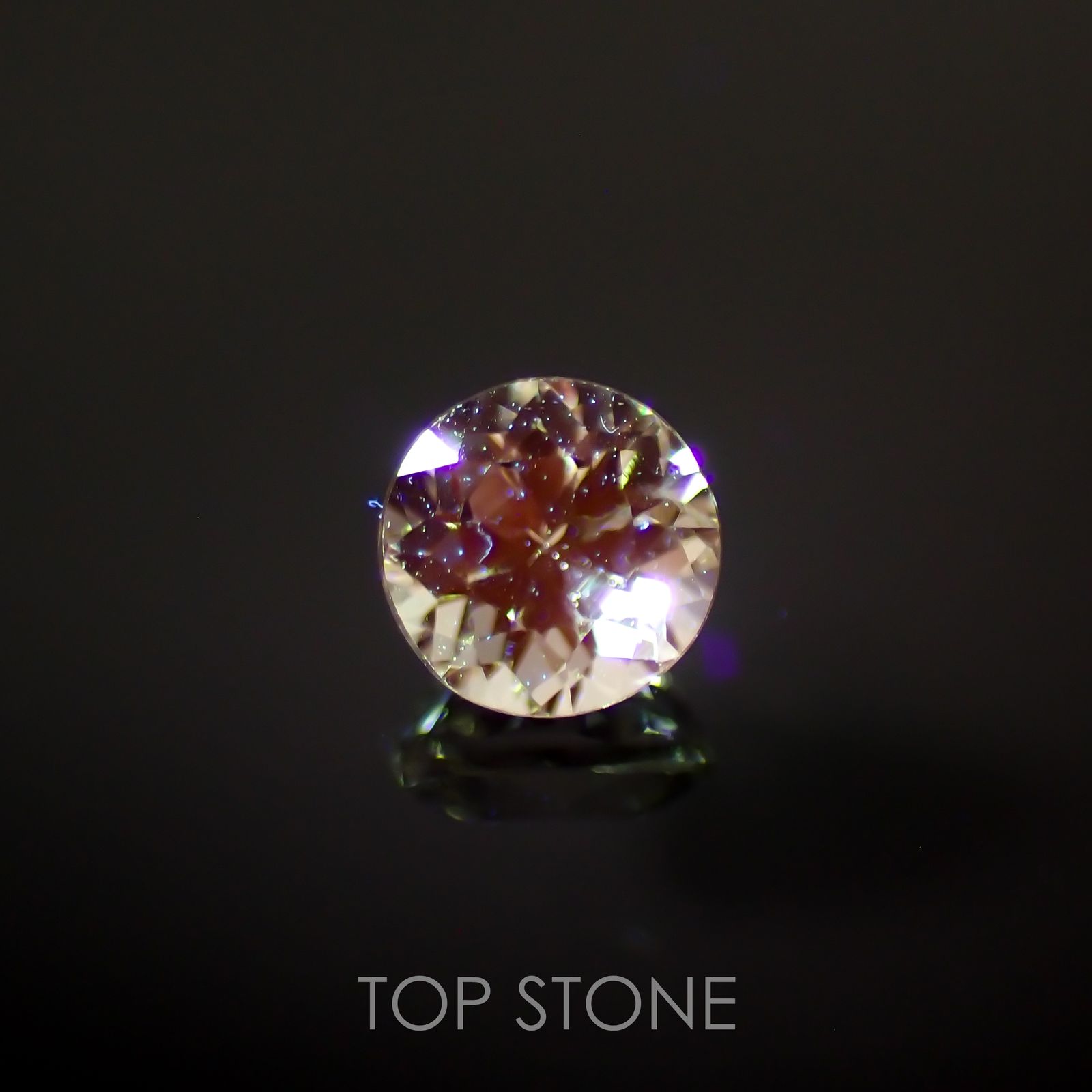 リューコガーネット(宝石名ホワイト グロッシュラー・ガーネット)ビルマ産 0.20ct 識別済[220115438]3.2x3.2mm前後