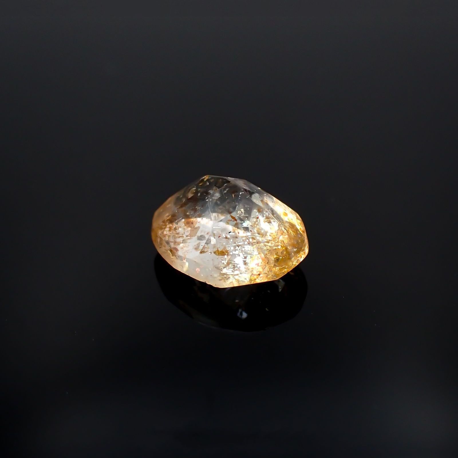 イリュージョンサンストーン インド産 1.65ct / 8.7x6.9mm前後 [221219258]
