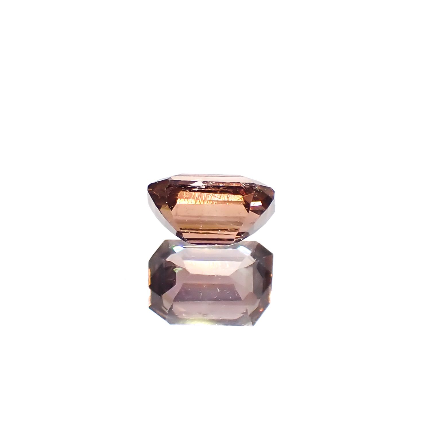 アキシナイト パキスタン産 0.36ct[240628366]4.8x3.3mm前後