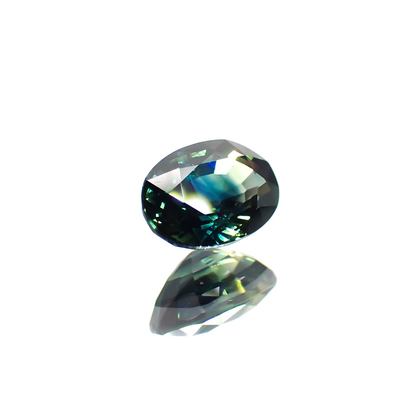 バイカラーサファイア(宝石名バイカラー・サファイア)マダガスカル/オーストラリア産 識別済 1.22ct / 7.1x5.2mm前後 [220114081]