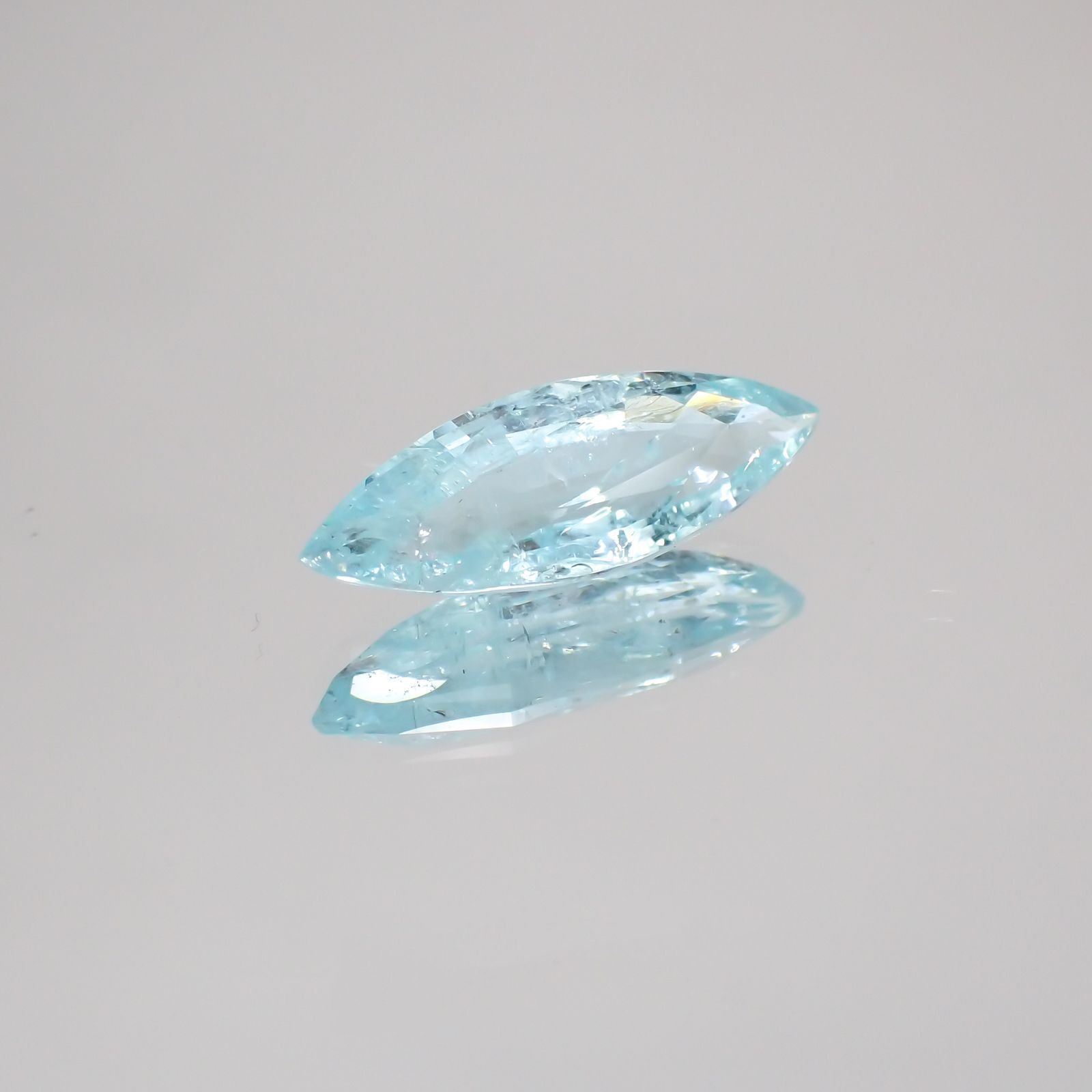 パライバトルマリン(宝石名トルマリン/別名パライバ・トルマリン) モザンビーク産 2.801ct ソ付(宝貴協)[210410361]16.3×6.0mm前後