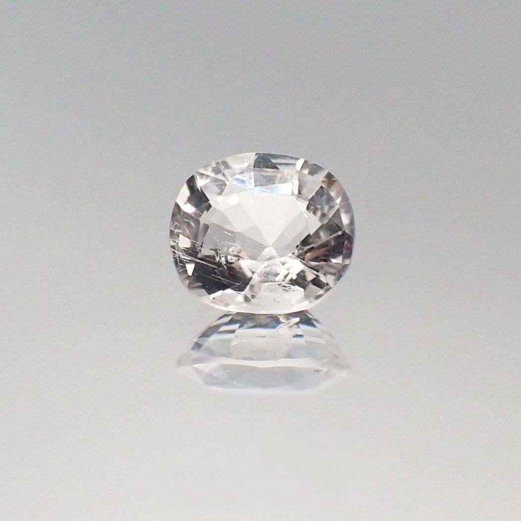 ポードレッタイト カラーレス(宝石名ホワイト・ポードレッタイト)ビルマ産 0.515ct ソ付(彩珠)[230722817]5.7x5.1mm前後