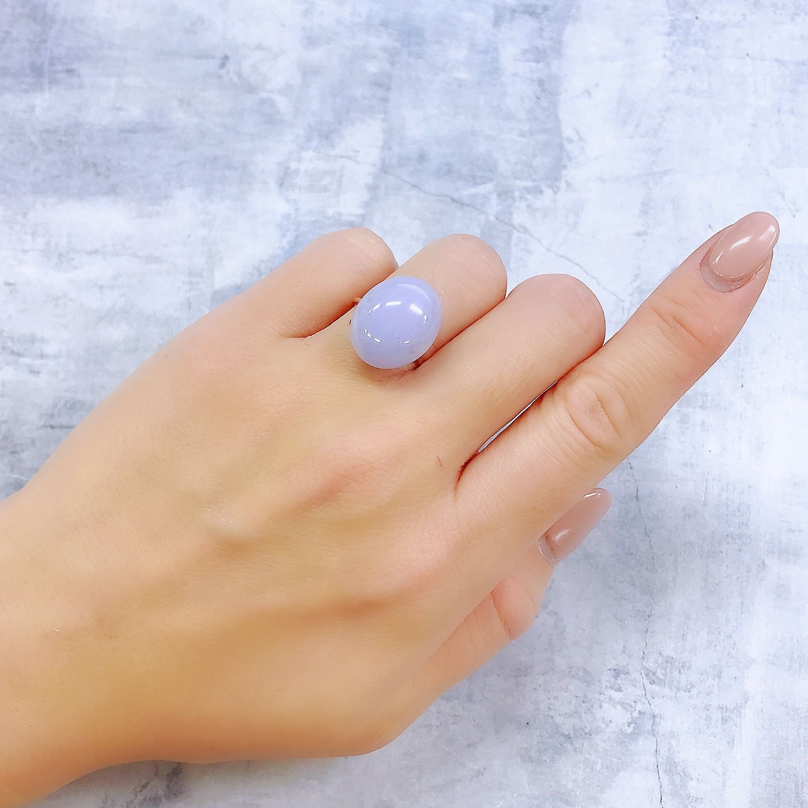 ラベンダー翡翠(宝石名ラベンダー・ジェダイト(翡翠))ビルマ産 15.799ct ソ付(彩珠)[221219584]16.9x14.1mm前後