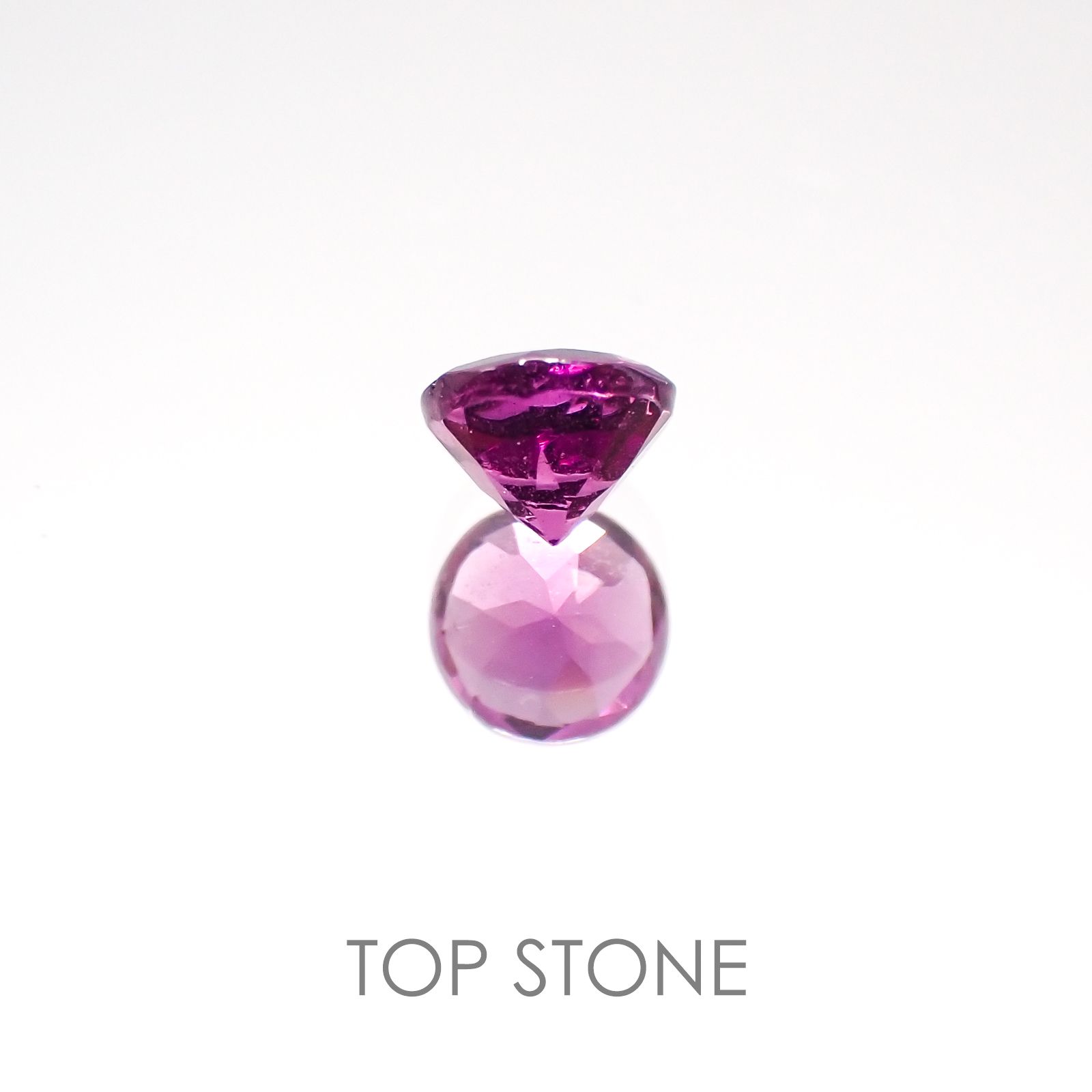 マラヤガーネット タンザニア産 ルース 0.36ct[20117595]4.1×4mm前後