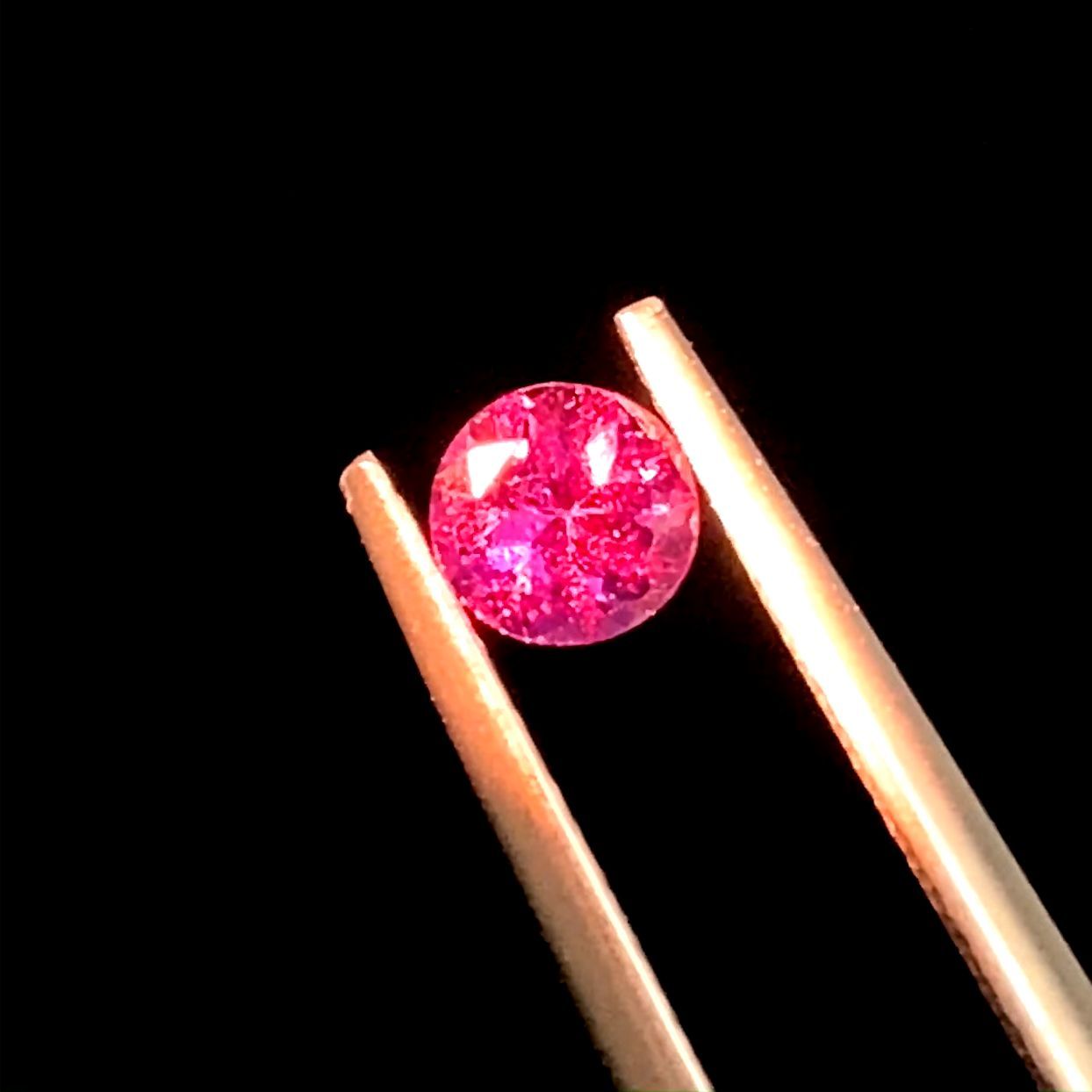 カラーシフト マラヤガーネット(宝石名ガーネット)タンザニア産 0.40ct