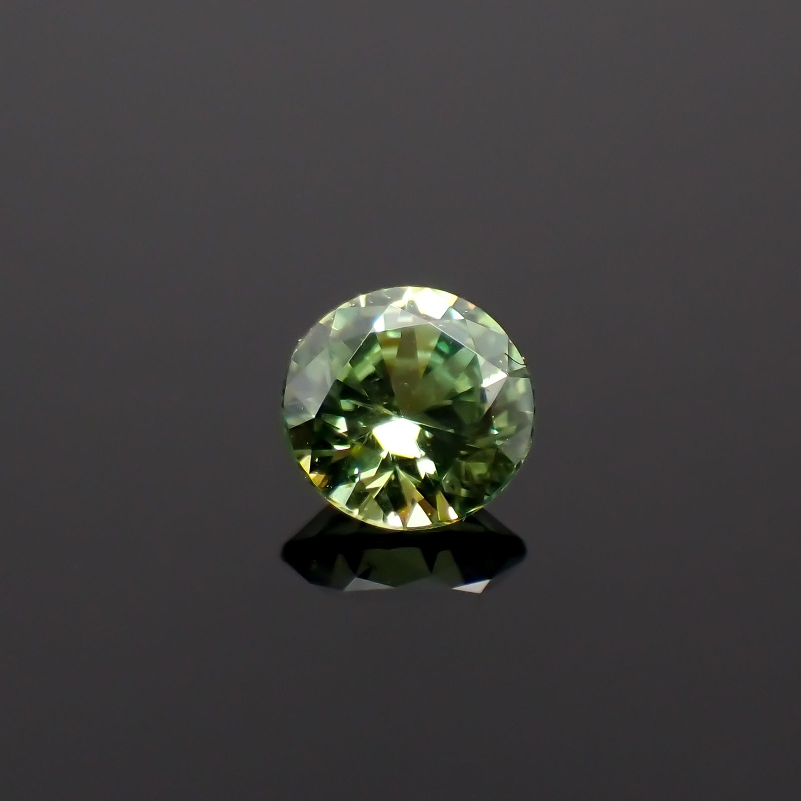デマントイドガーネット ロシア産 0.14ct[230421604]3.1x3.1mm前後
