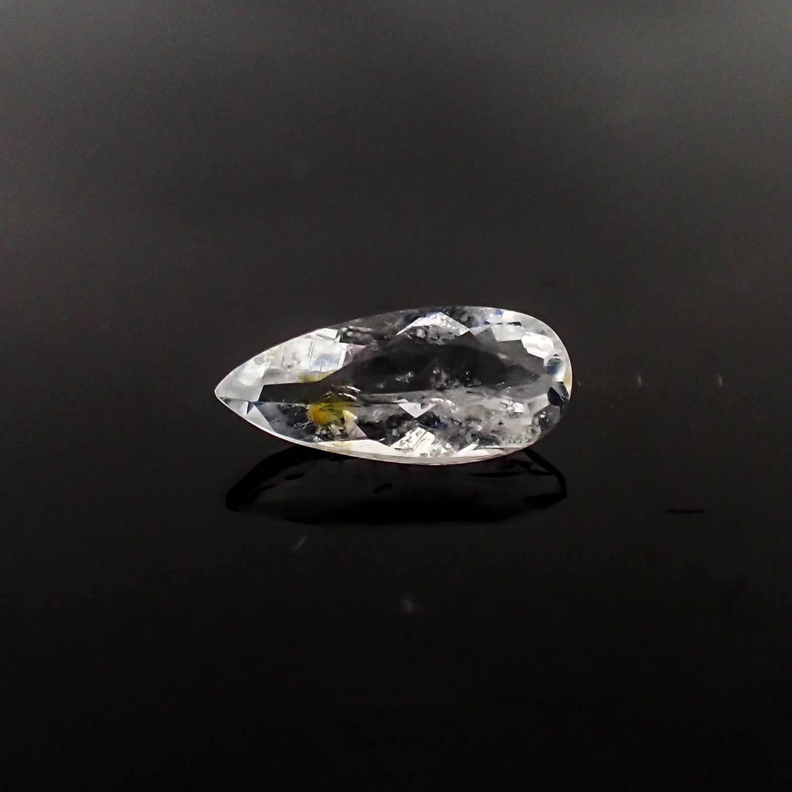 テネブレッセンススキャポライト(宝石名スキャポライト)アフガニスタン産 1.28ct 識別済[231124136]11.6x5.2mm前後