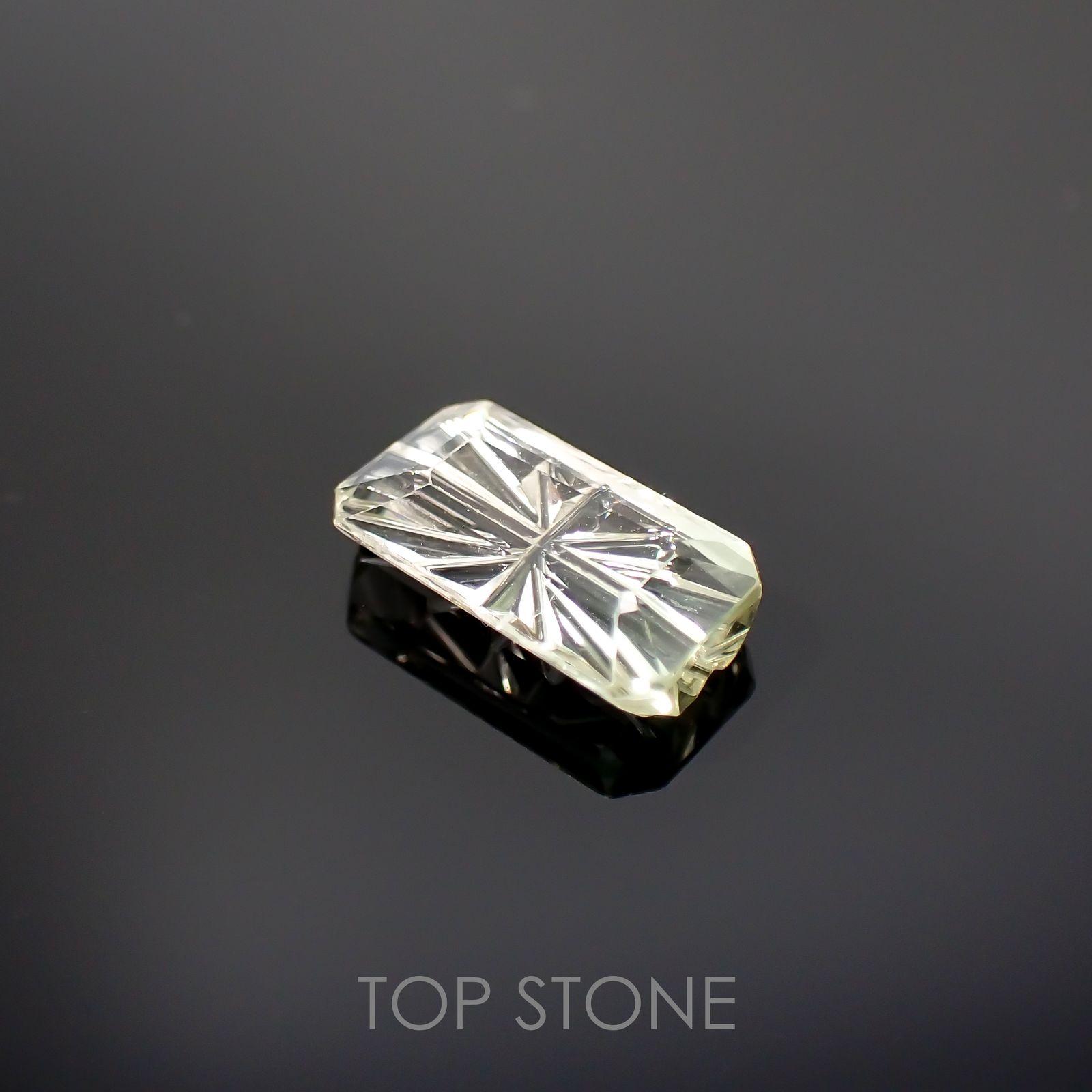 ◇甲州貴石切子Plus Three◇バイカラートルマリン カード付き(宝石名トルマリン)ルワンダ産 2.19ct 識別済[220114591]11.2x6.2mm前後