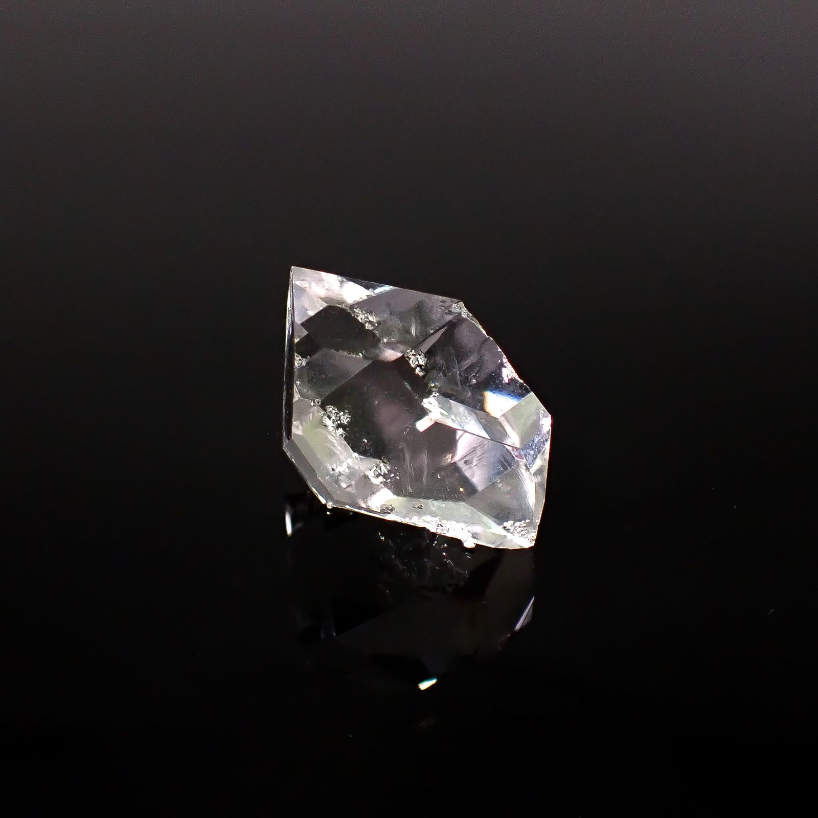 ハーキマーダイヤモンド 原石 アメリカ・ニューヨーク州産 35.26ct / 24.6x18.6mm前後 [260231772]