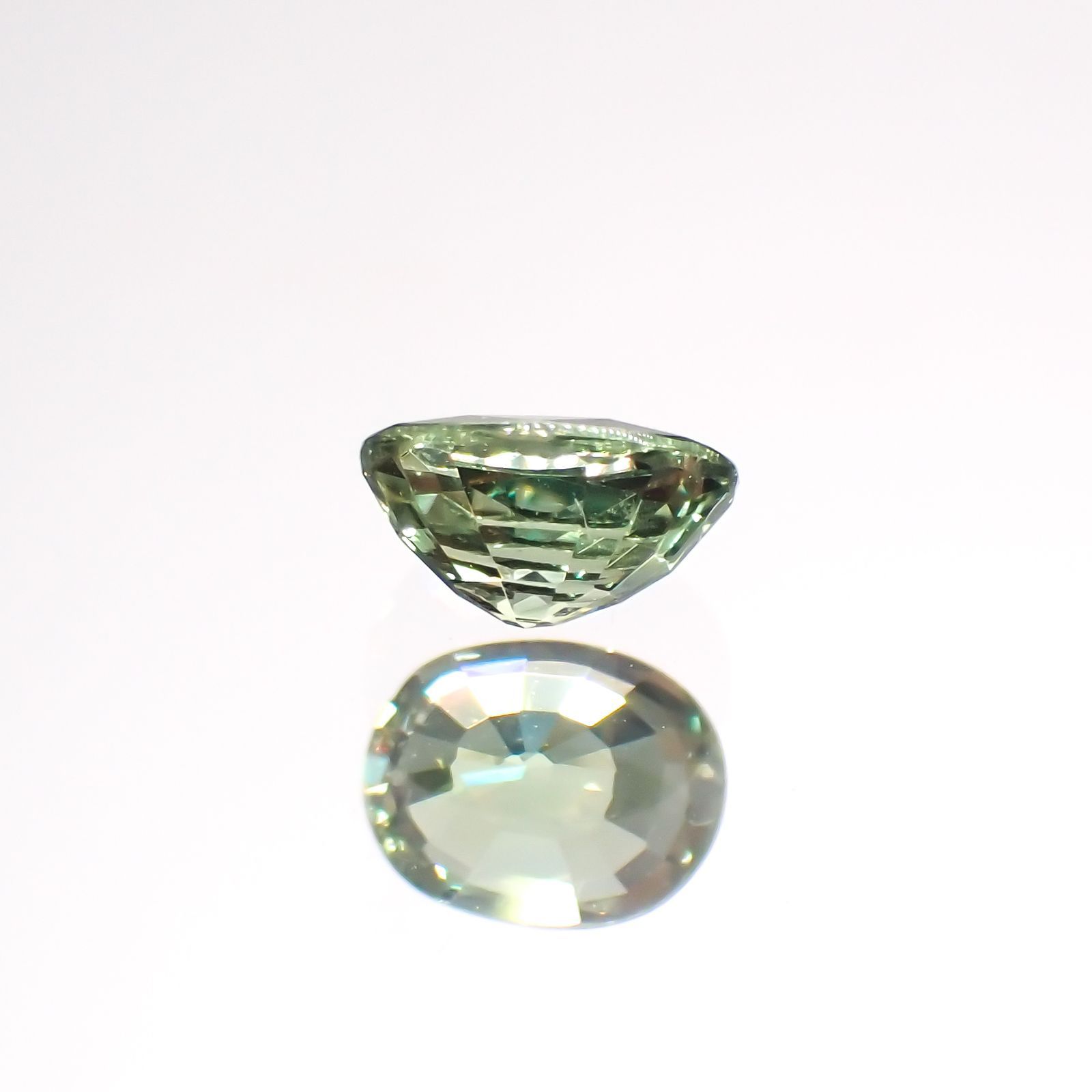 グリーンクリソベリル(宝石名クリソベリル)スリランカ/マダガスカル産 0.33ct 識別済[220114476]4.5x3.4mm前後