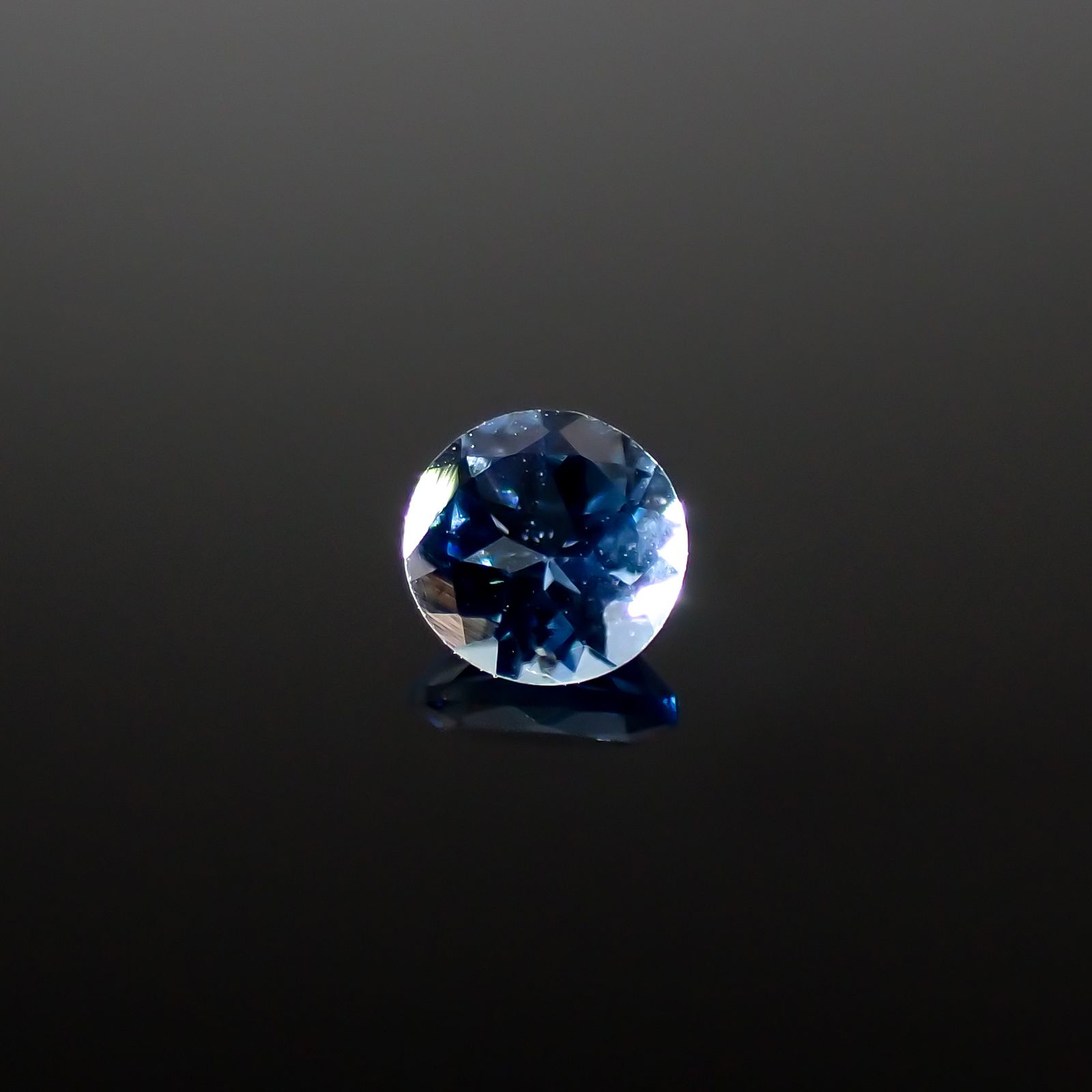サンタマリアアクアマリン(宝石名アクアマリン)ブラジル産 0.14ct 識別済[240226019]3.4x3.4mm前後
