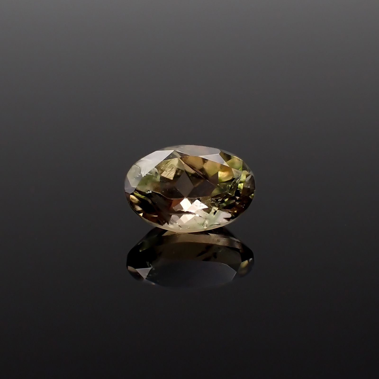 バイカラートルマリン コンゴ産 0.51ct[231224491]5.8x4mm前後
