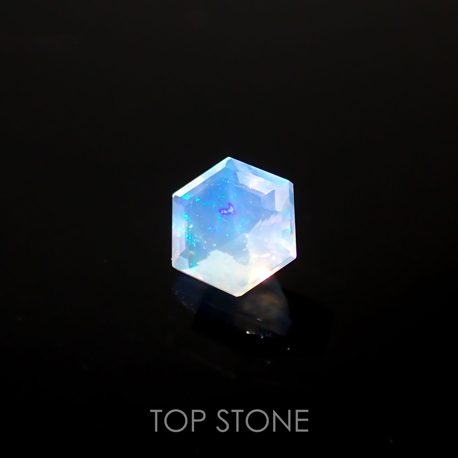 ◇ヘキサゴンカット◇エチオピアオパール(宝石名オパール)エチオピア産 0.25ct 識別済[220115478]4.6x4.5mm前後