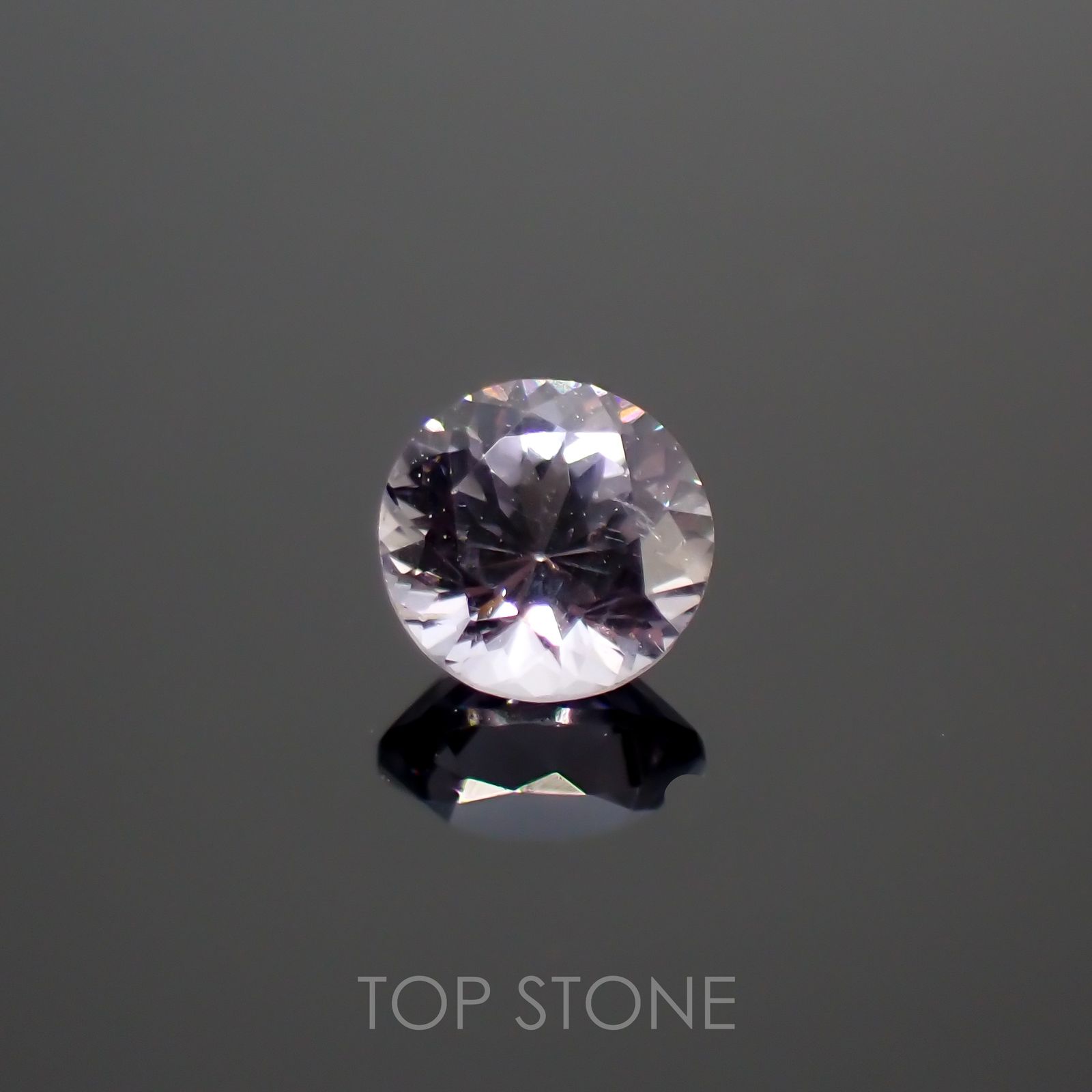 バイオレットスピネル(宝石名スピネル)ビルマ/マダガスカル産 0.28ct 識別済[220114562]3.7x3.7mm前後
