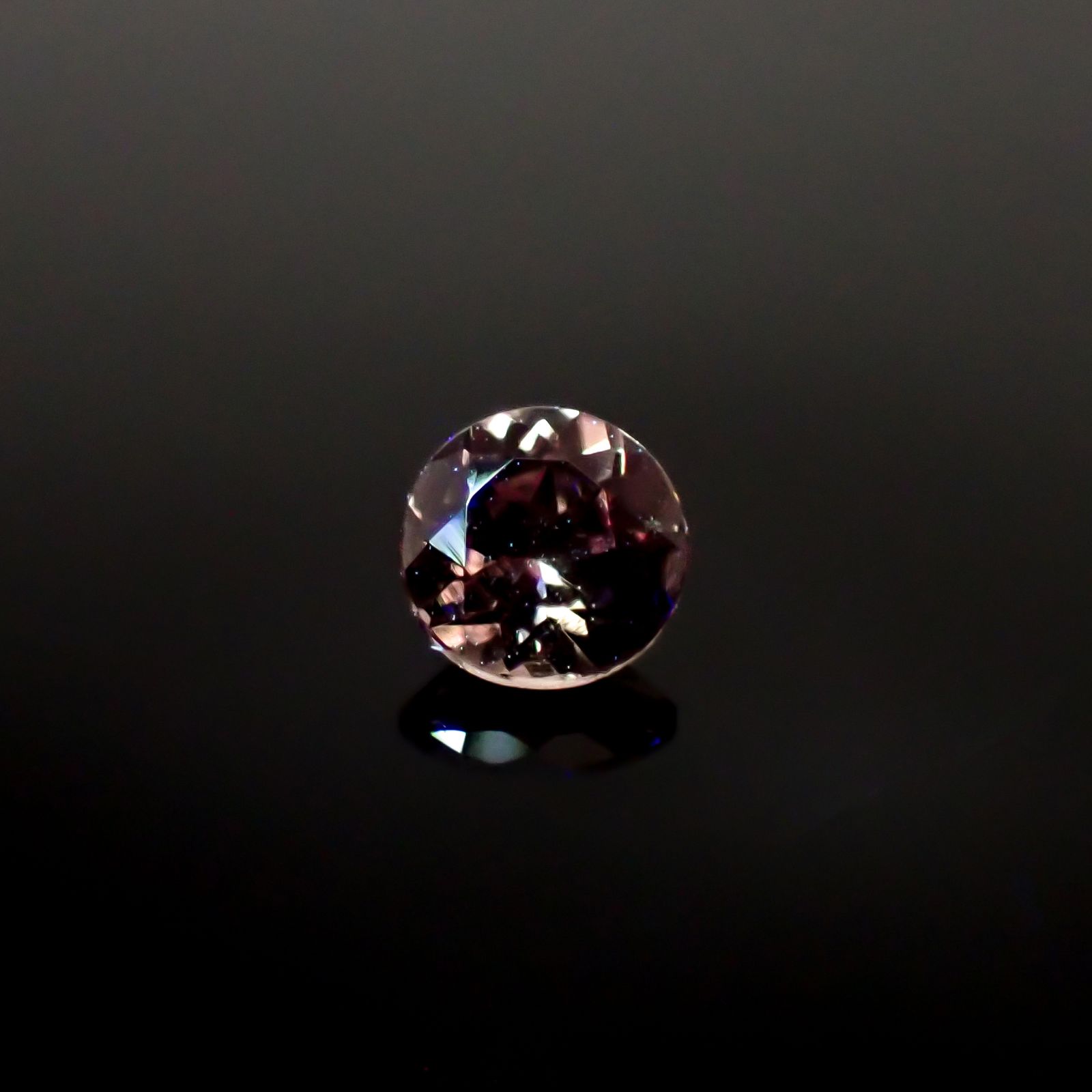ドラゴンガーネット タンザニア産 0.34ct[241029213]4x4mm前後