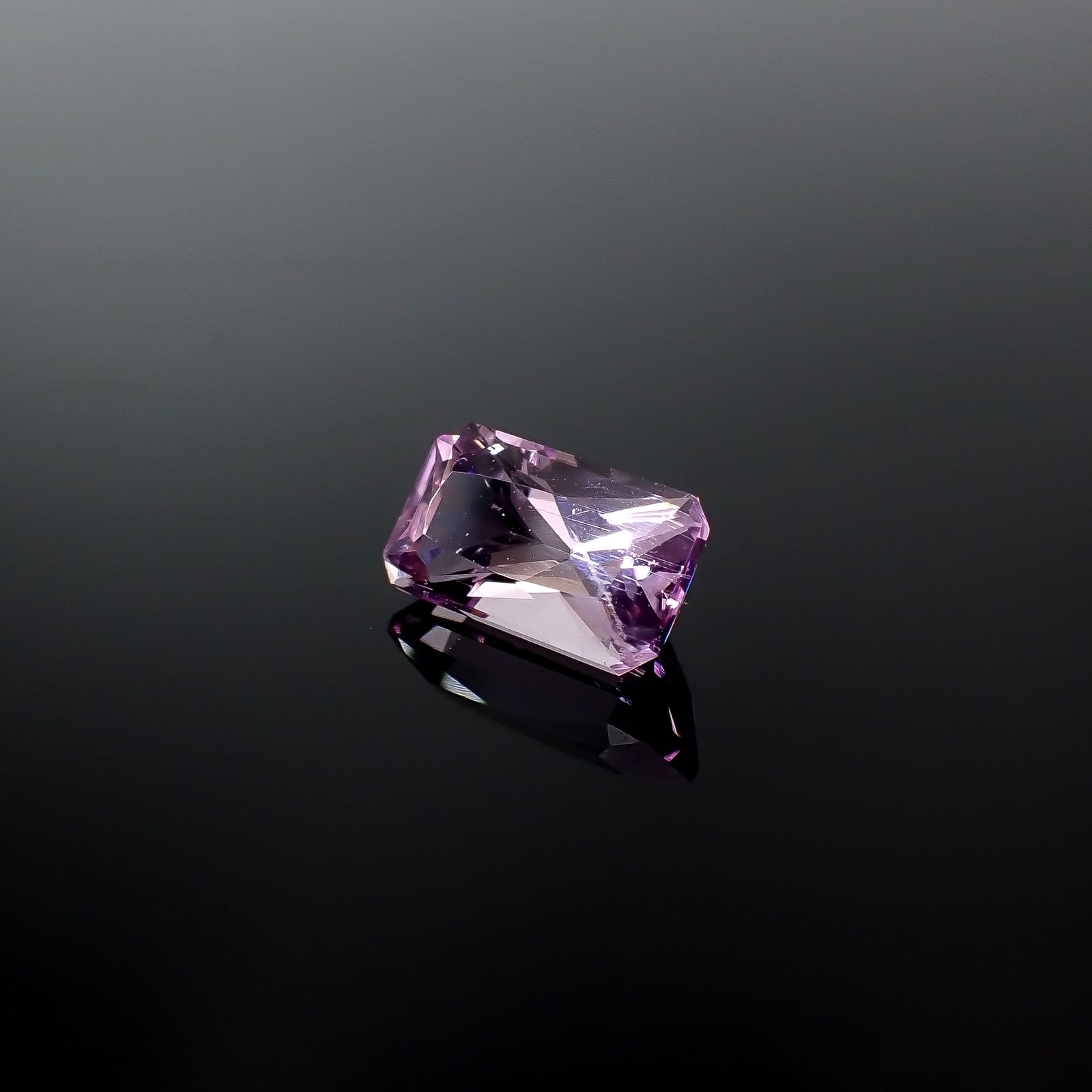 クンツァイト ナイジェリア産 2.93ct [250830967]10.5x5.9mm前後