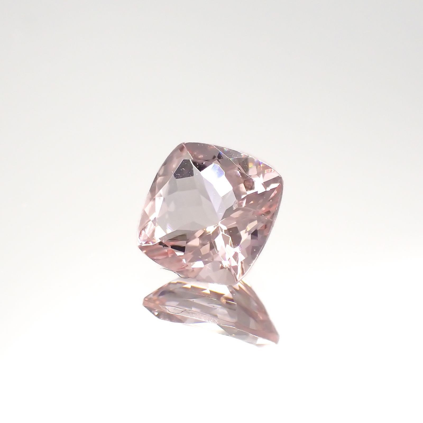 モルガナイト(宝石名モルガナイト)ナイジェリア産 1.25ct 識別済[220717068]7.1x7.1mm前後