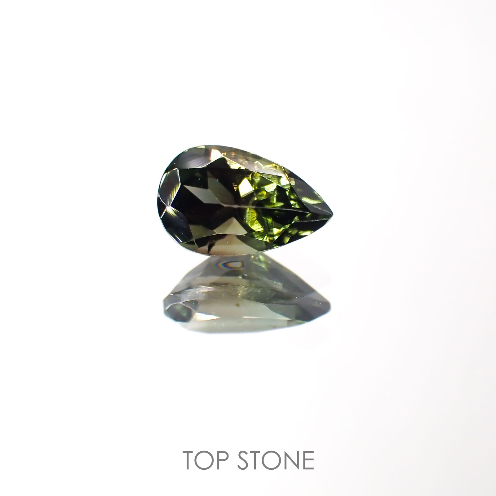パーティカラートルマリン(宝石名パーティカラード・トルマリン) ブラジル/アフリカ産 0.95ct 識別済[211013568]8×5.1mm前後