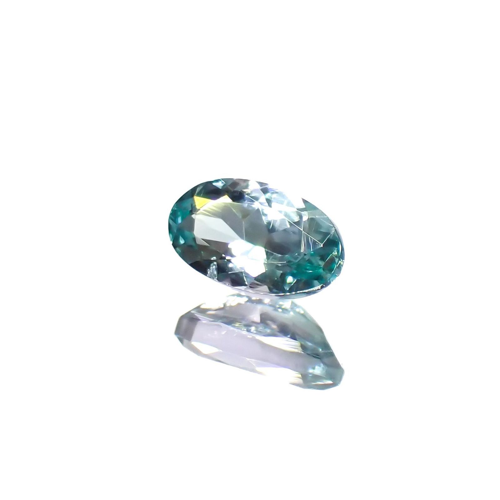 ブルーグリーンコーネルピン(宝石名コーネルピン)タンザニア産 識別済 0.25ct / 4.9x2.9mm前後 [251019227]