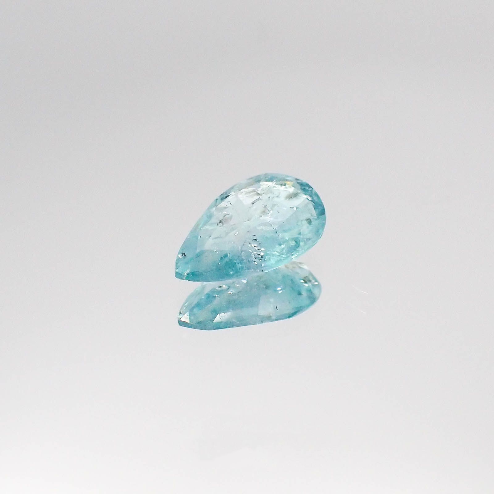 パライバトルマリン(宝石名トルマリン/別名パライバ・トルマリン) モザンビーク産 0.68ct 識別済[20084582]8×5.3mm前後