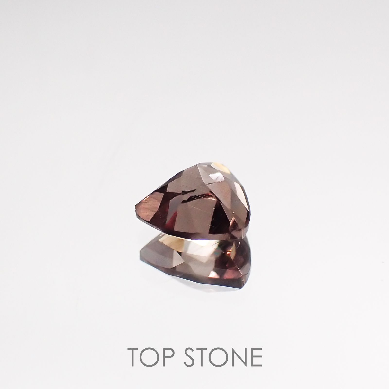カラーチェンジガーネット タンザニア・マダガスカル産 ルース 0.31ct[210611196]4×4mm前後