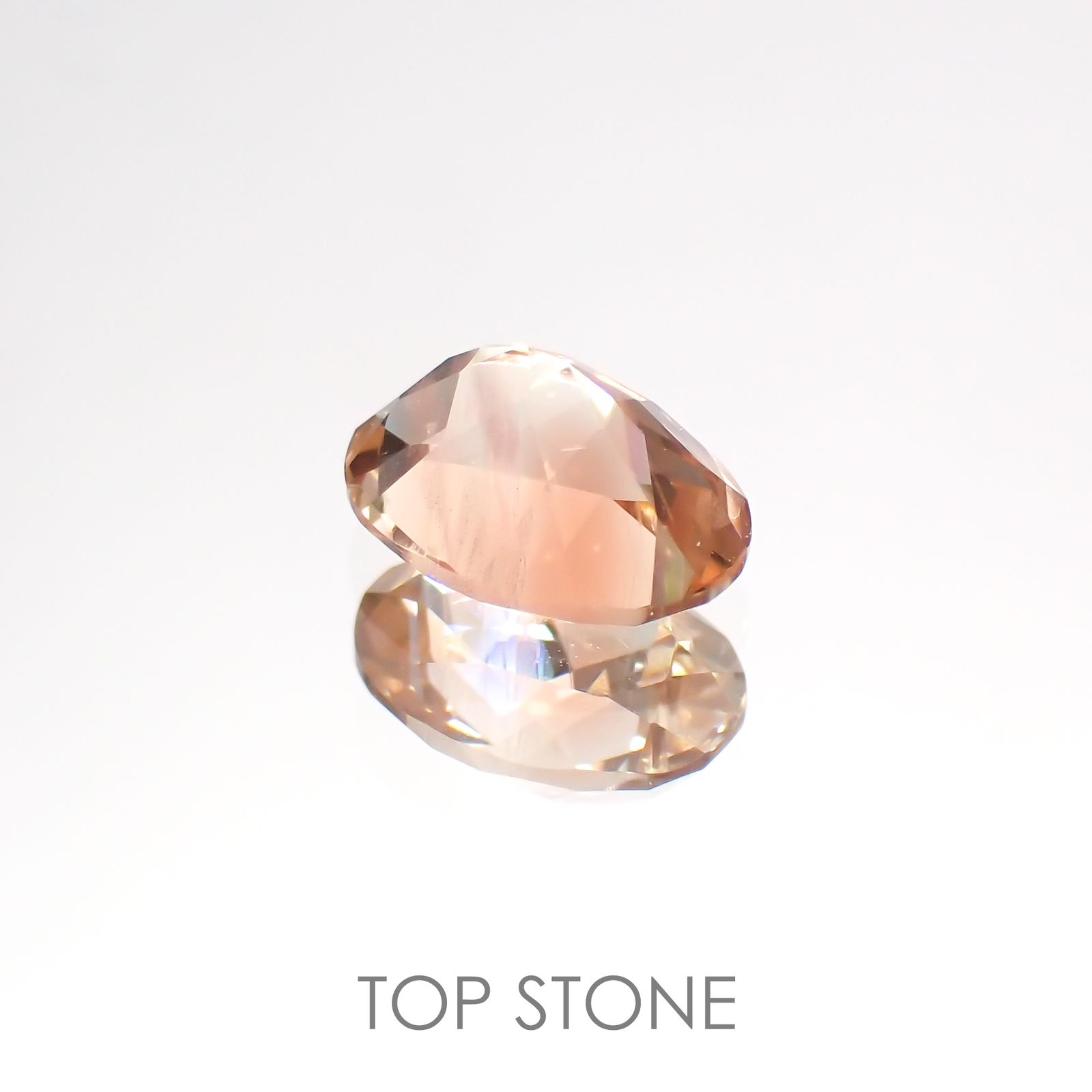 オレゴンサンストーン(宝石名ラブラドライト) アメリカ・オレゴン州産 0.89ct 識別済[21018887]7.4×5.4mm前後