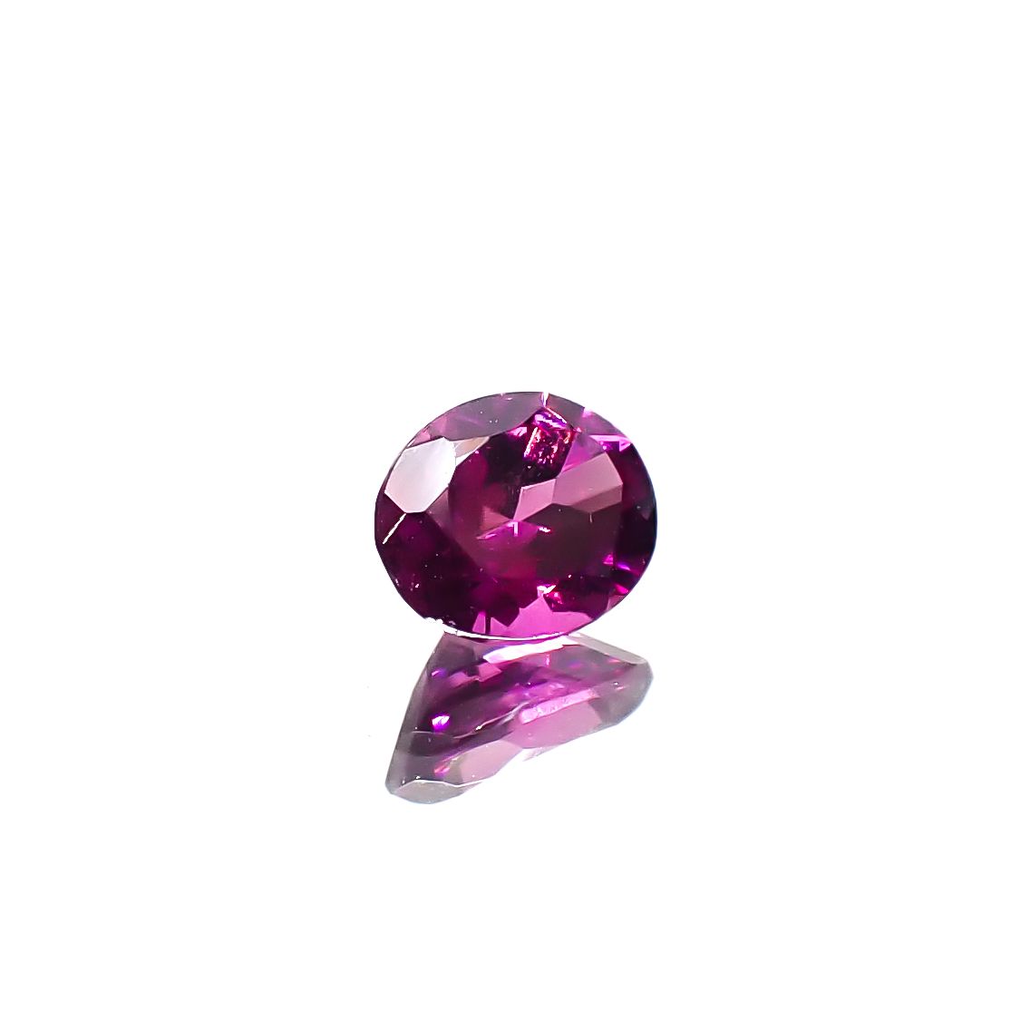 グレープガーネット ブラジル産 0.48ct [241229637]5.2x4.1mm前後